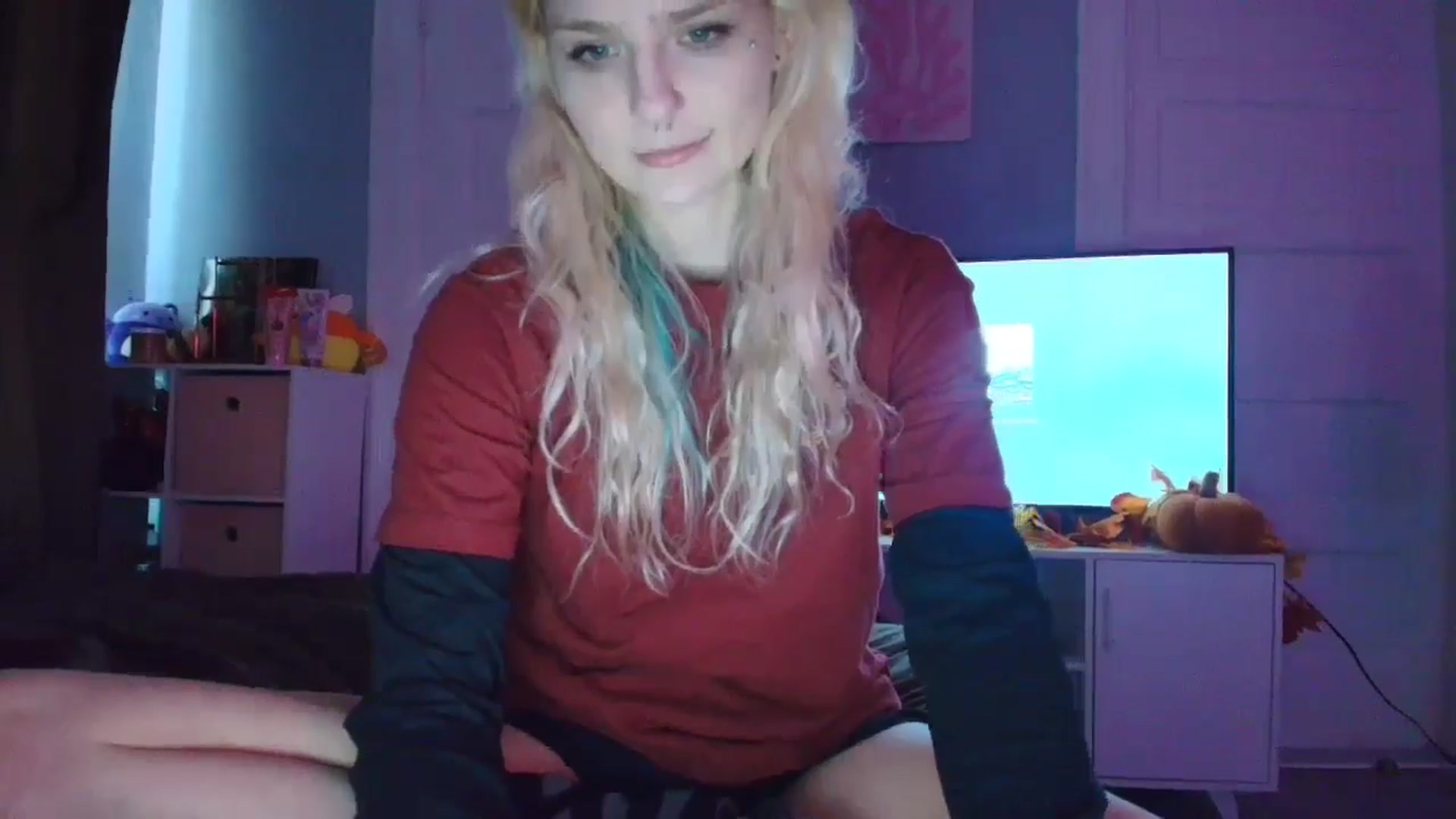 Gallery image thumbnail from DuckChan0's myfreecams stream on, 10/09/2025, 16:19 image 14 of 20