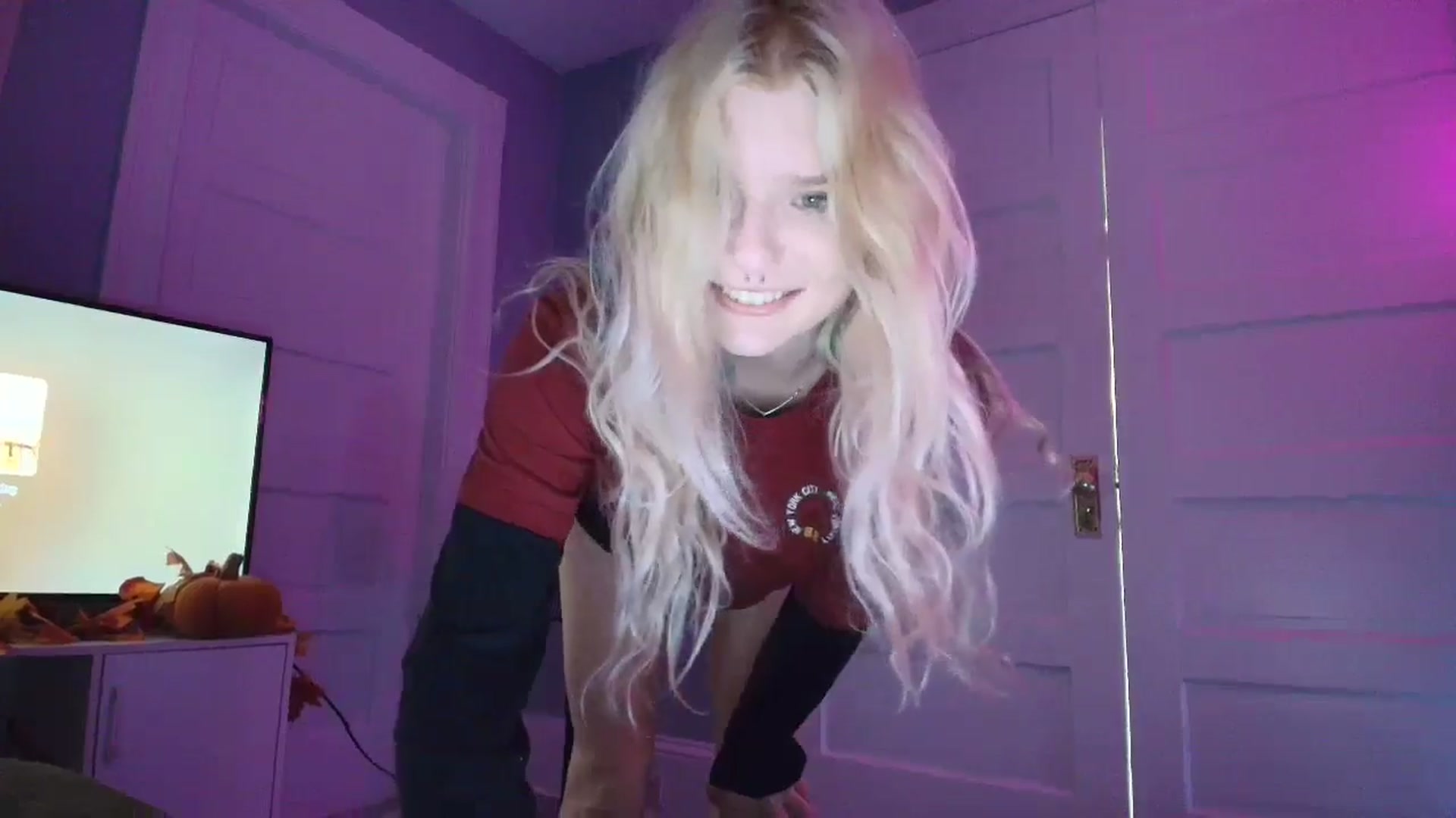 Gallery image thumbnail from DuckChan0's myfreecams stream on, 10/09/2025, 16:19 image 6 of 20
