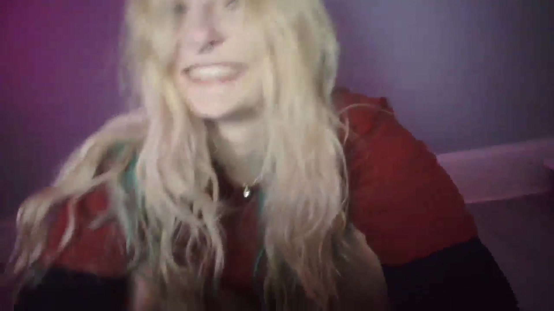 Gallery image thumbnail from DuckChan0's myfreecams stream on, 10/09/2025, 17:00 image 5 of 20