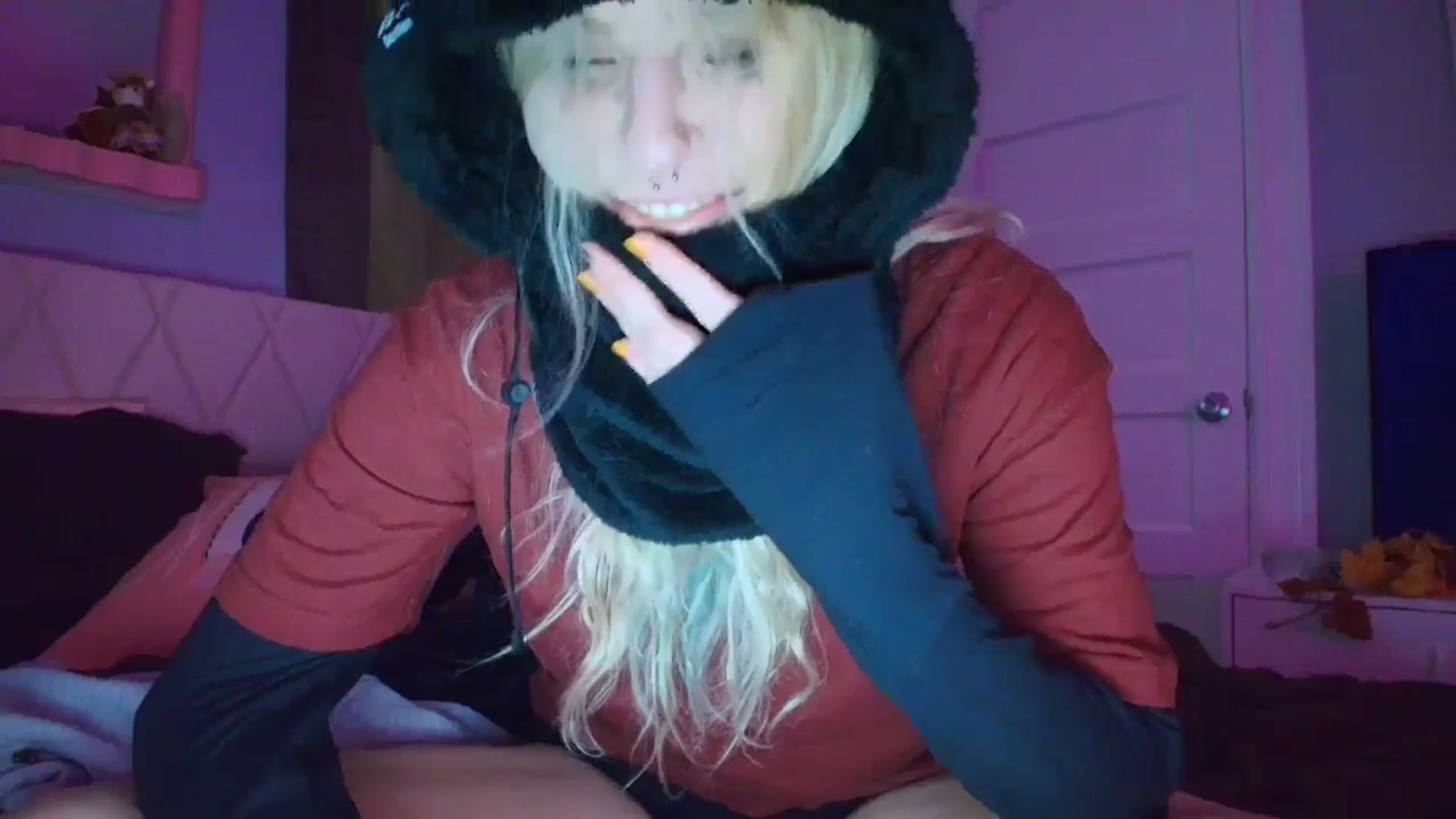 Gallery image thumbnail from DuckChan0's myfreecams stream on, 10/09/2025, 17:00 image 9 of 20