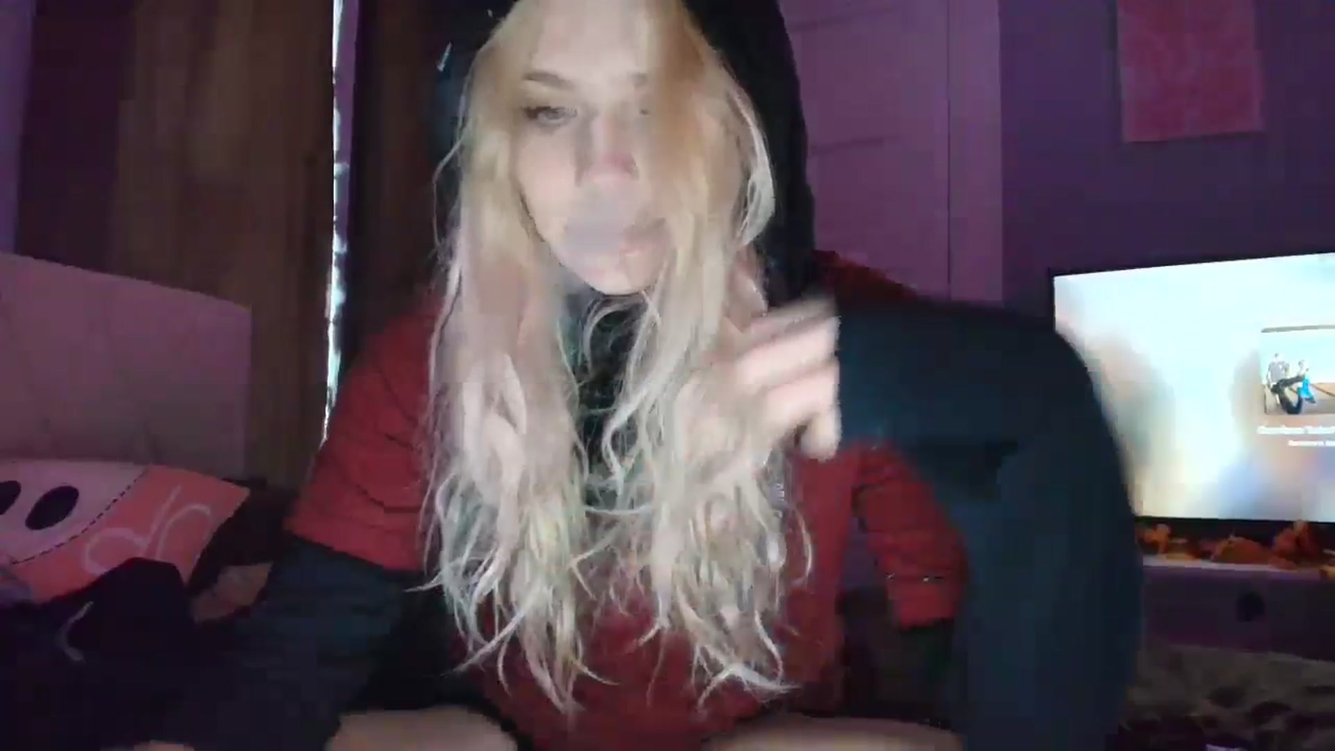 Gallery image thumbnail from DuckChan0's myfreecams stream on, 10/09/2025, 17:00 image 17 of 20