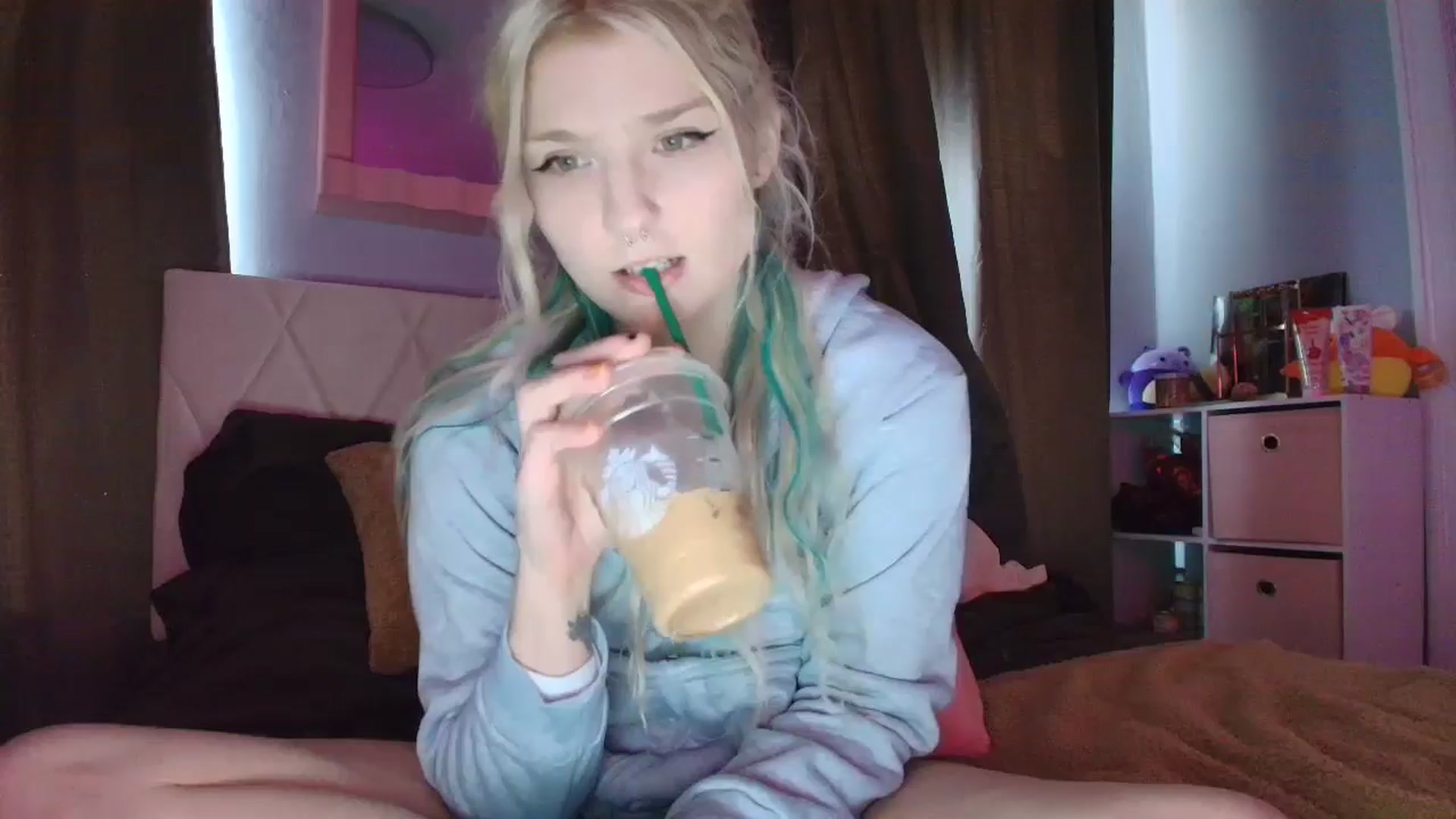 Gallery image thumbnail from DuckChan0's myfreecams stream on, 10/10/2025, 17:13 image 9 of 20
