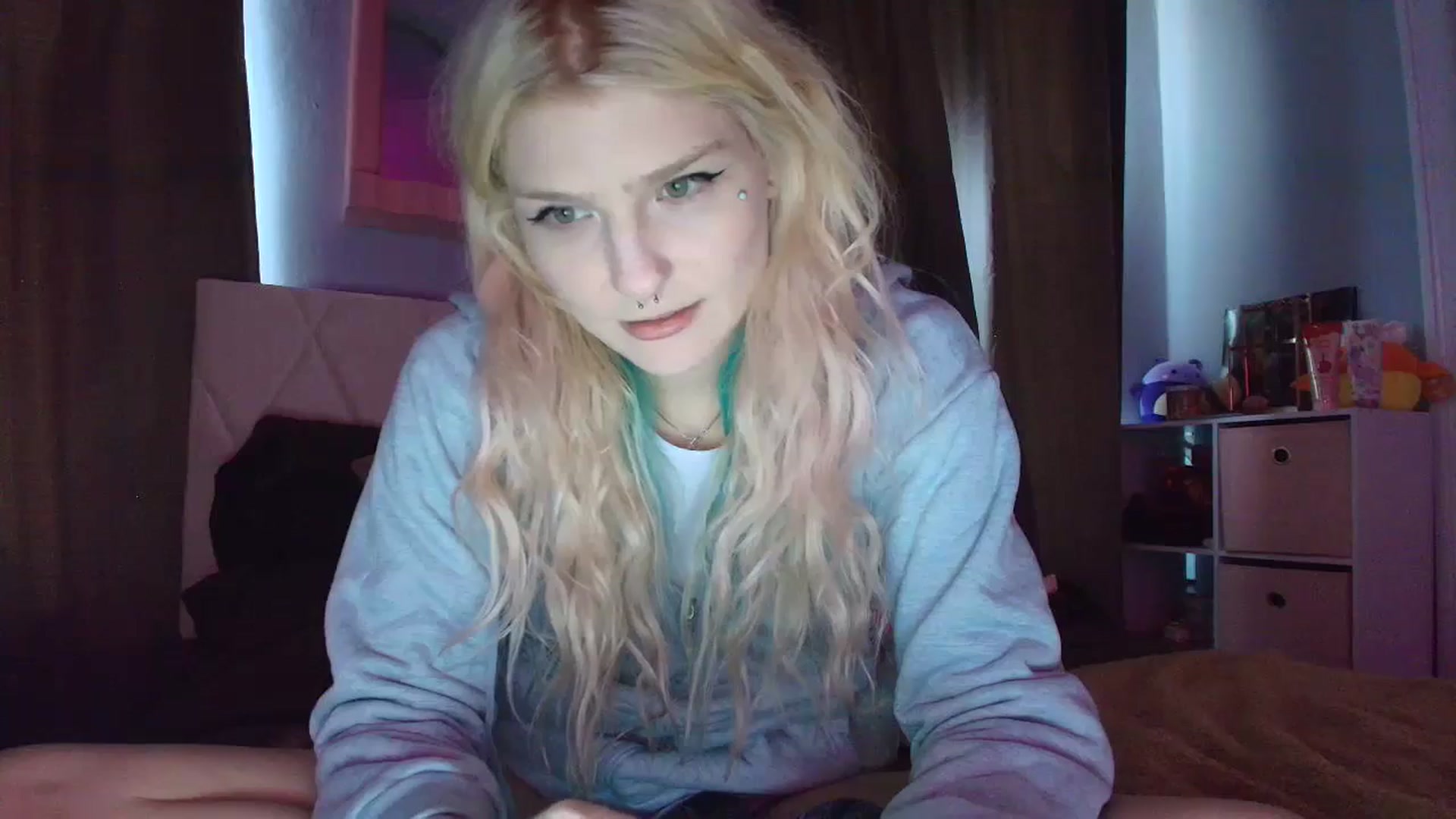Gallery image thumbnail from DuckChan0's myfreecams stream on, 10/10/2025, 17:13 image 5 of 20