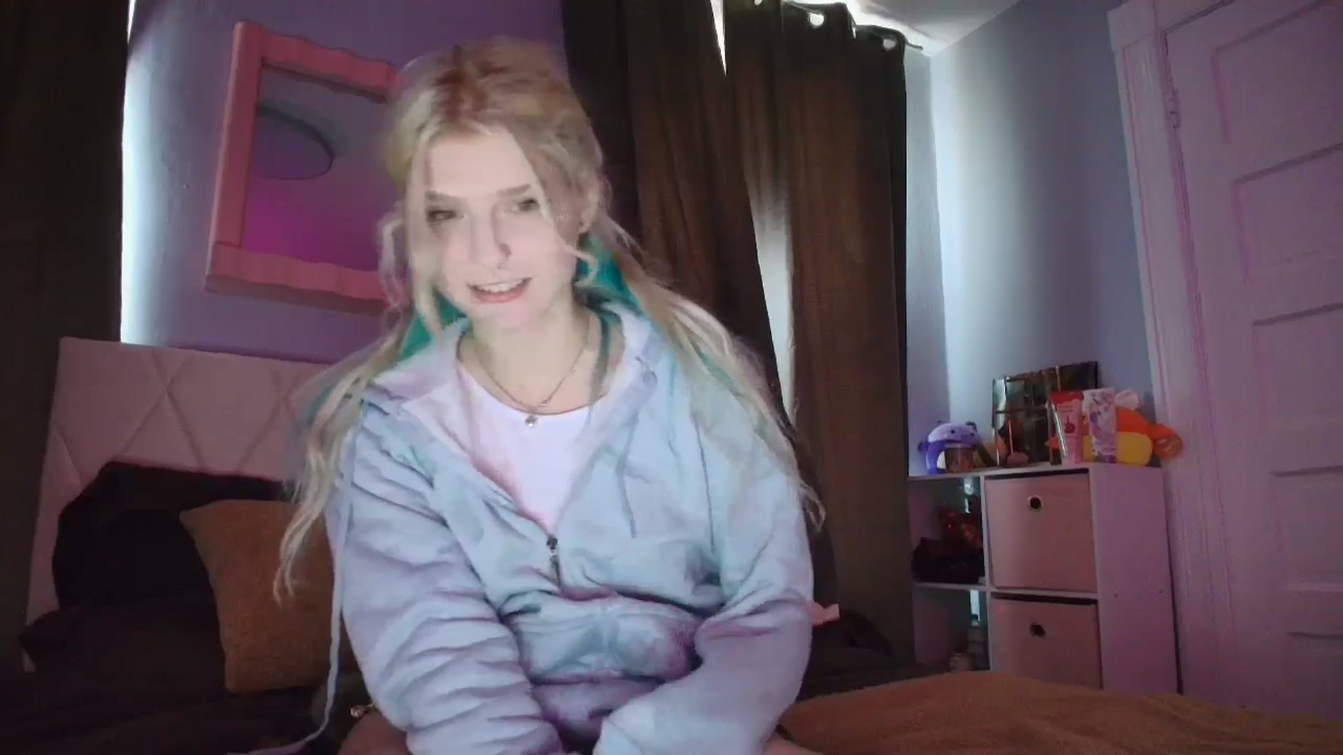 Gallery image thumbnail from DuckChan0's myfreecams stream on, 10/10/2025, 17:13 image 16 of 20