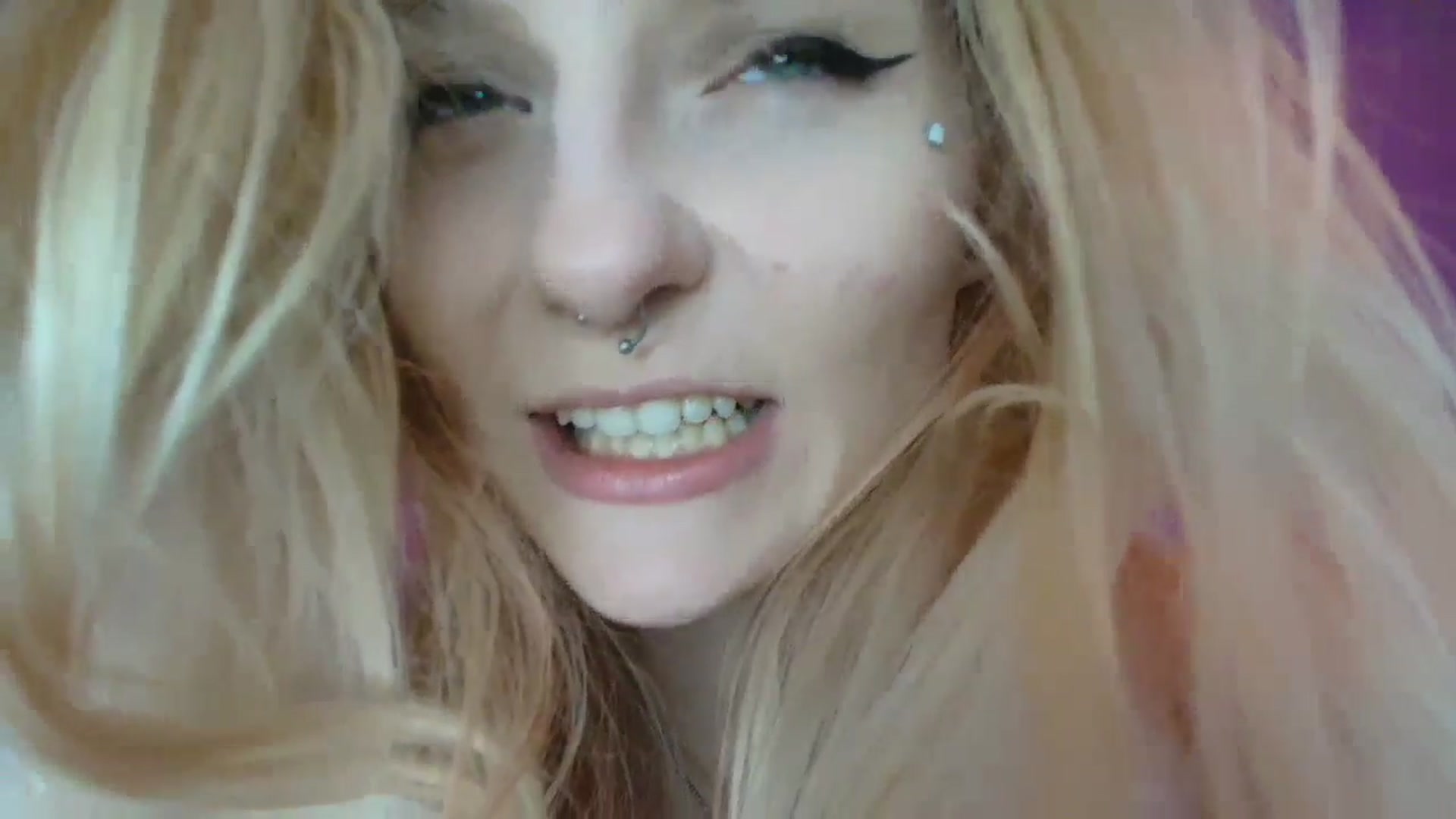 Gallery image thumbnail from DuckChan0's myfreecams stream on, 10/11/2025, 20:24 image 13 of 20