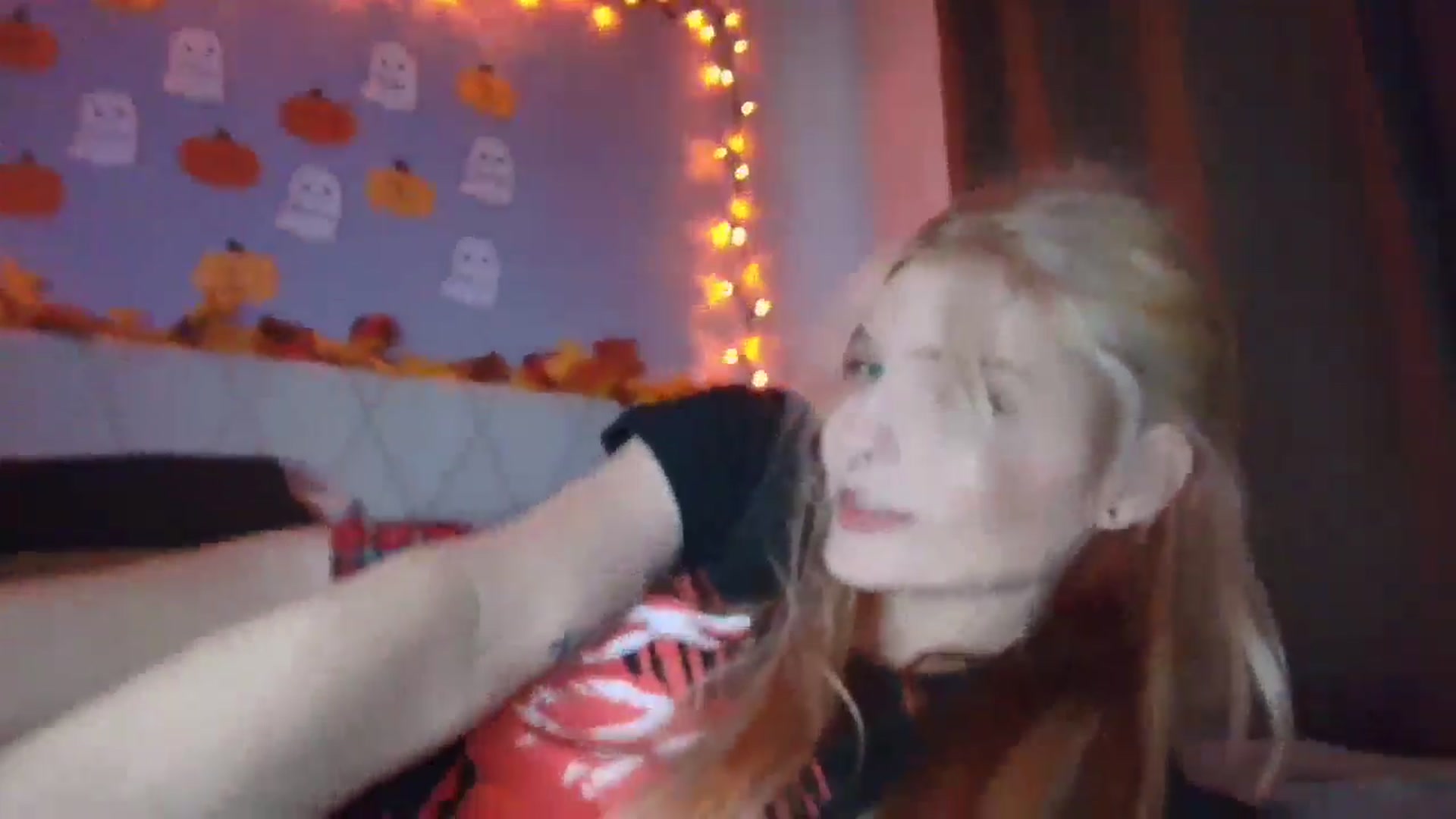 Gallery image thumbnail from DuckChan0's myfreecams stream on, 10/12/2025, 20:56 image 6 of 20