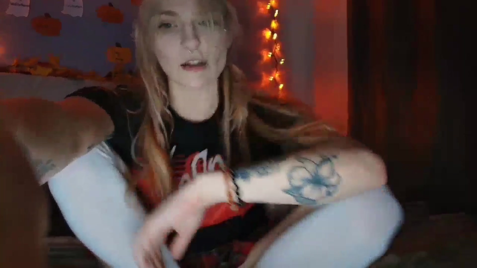 Gallery image thumbnail from DuckChan0's myfreecams stream on, 10/12/2025, 20:56 image 5 of 20