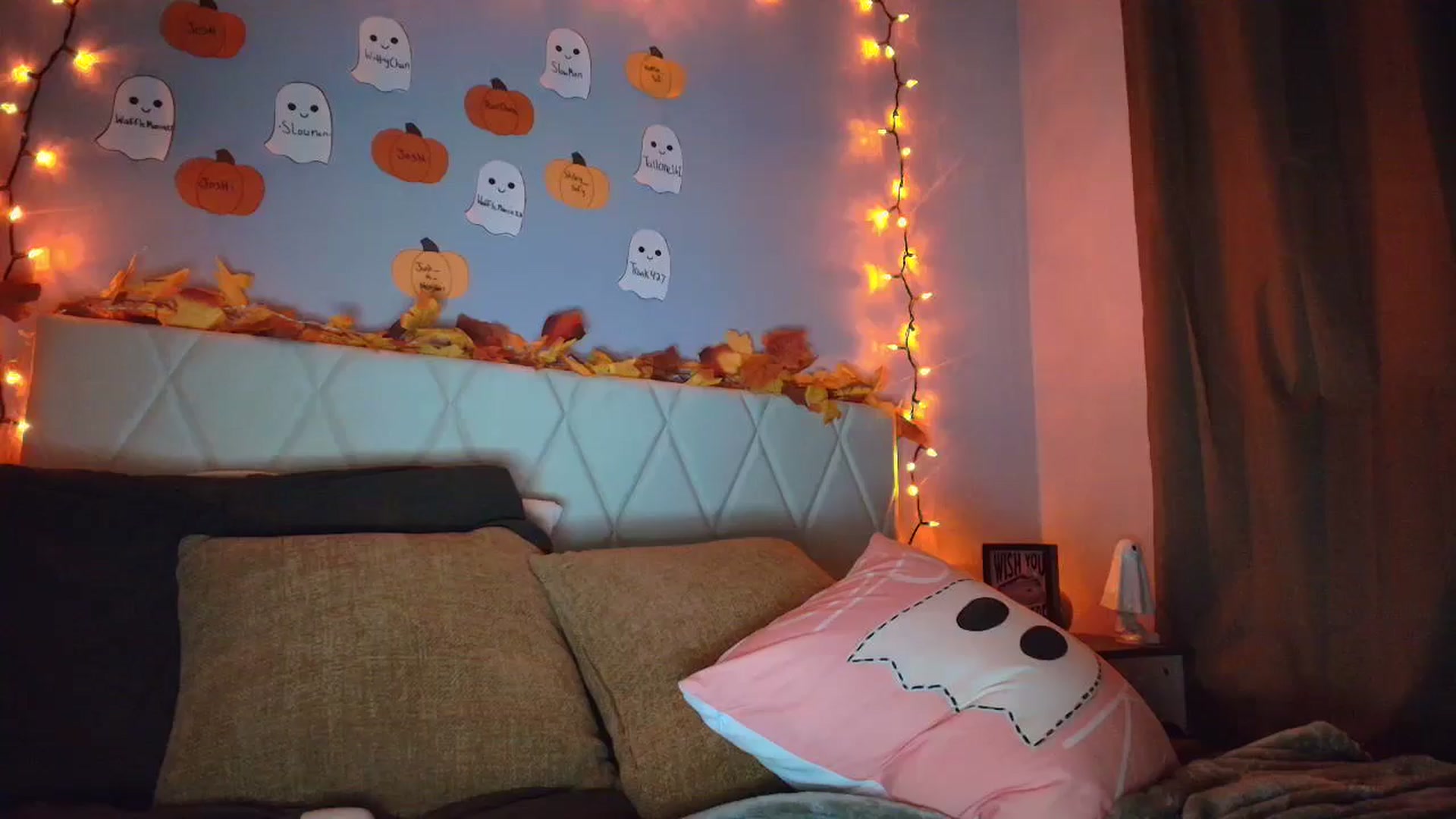 Gallery image thumbnail from DuckChan0's myfreecams stream on, 10/12/2025, 23:03 image 6 of 20