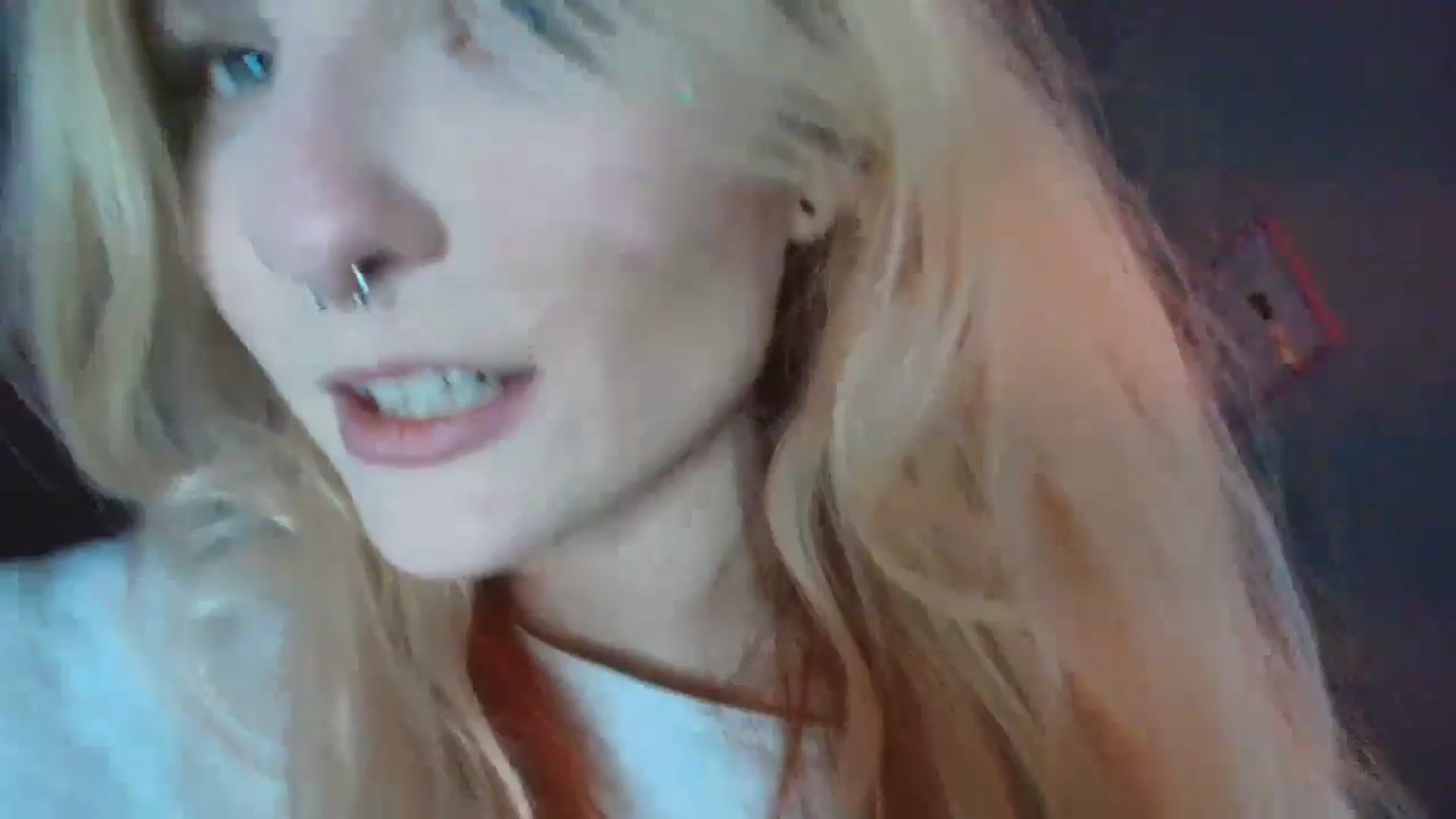 Gallery image thumbnail from DuckChan0's myfreecams stream on, 10/13/2025, 24:14 image 18 of 20