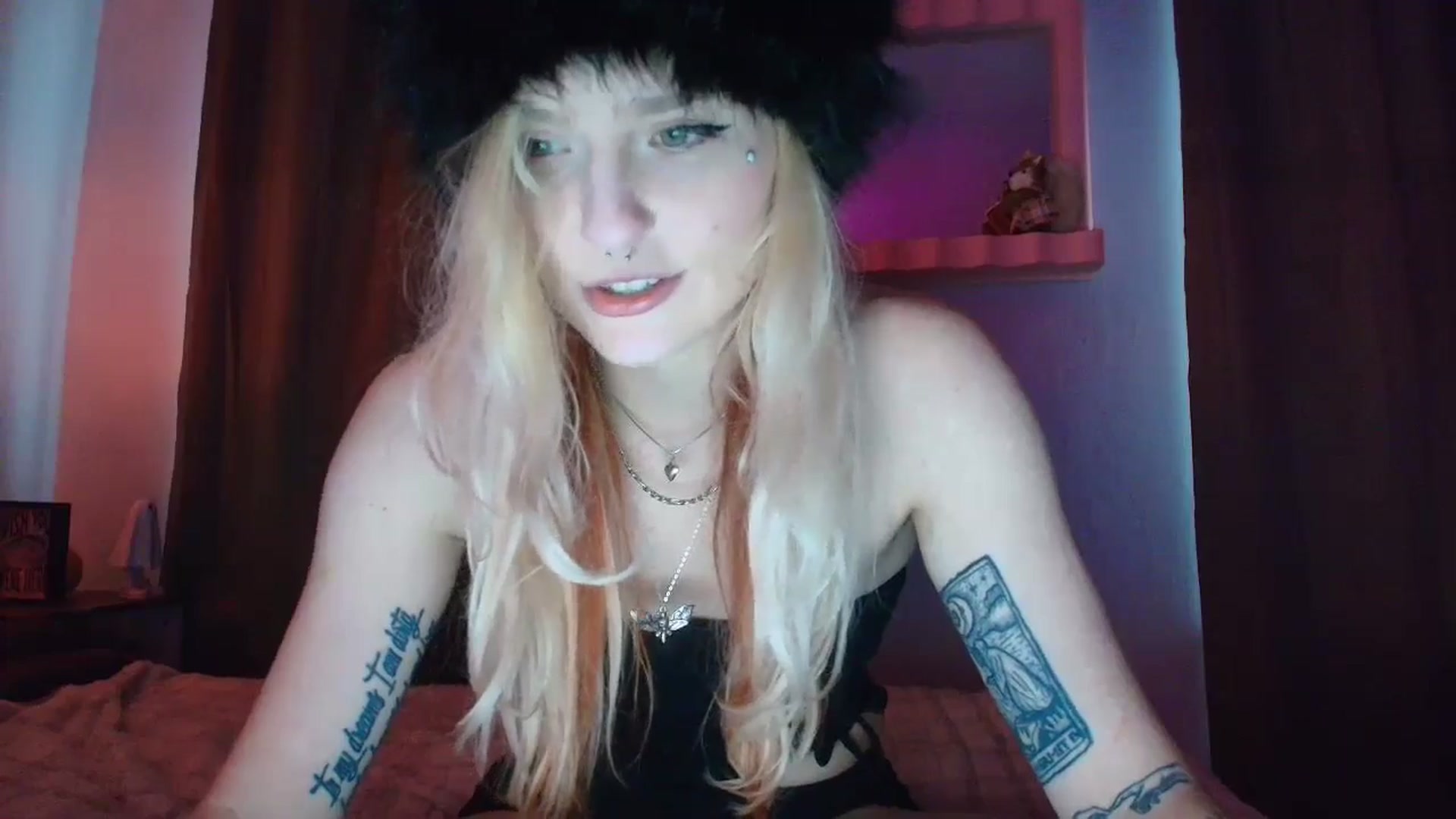 Gallery image thumbnail from DuckChan0's myfreecams stream on, 10/13/2025, 21:06 image 11 of 20
