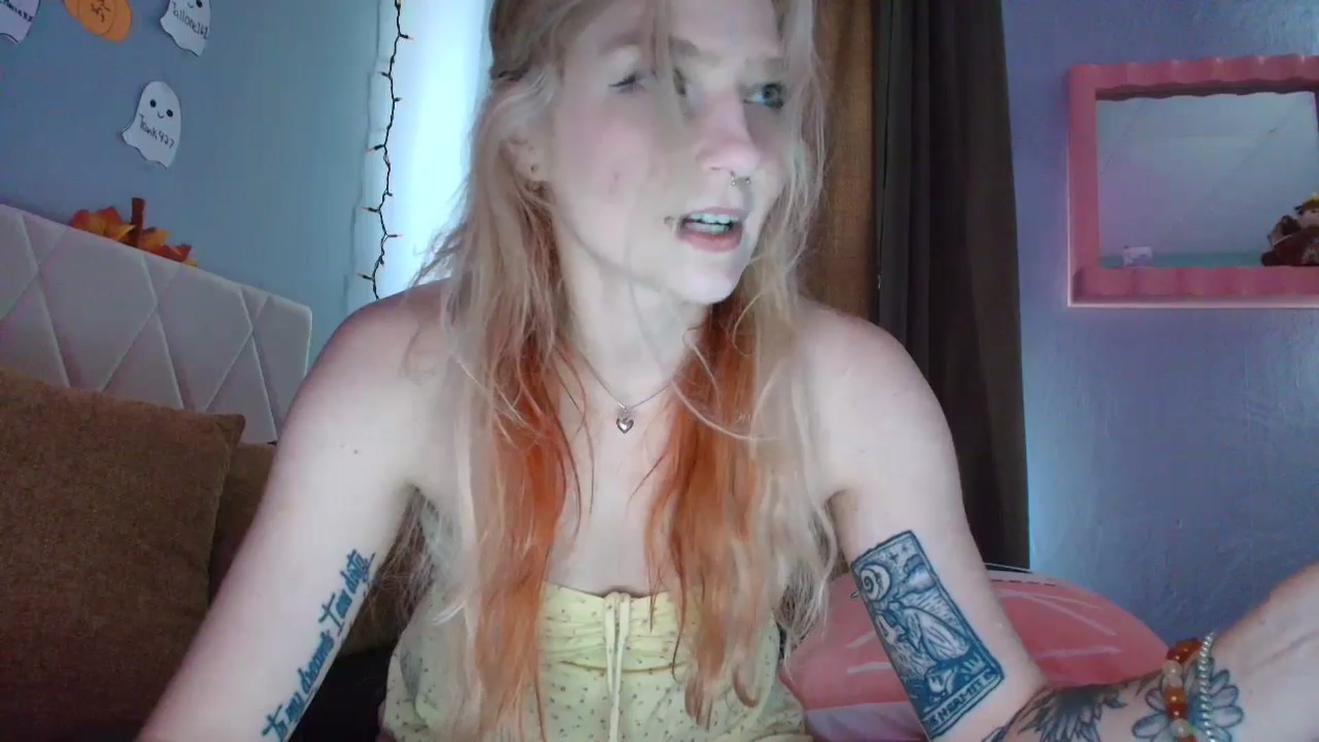 Gallery image thumbnail from DuckChan0's myfreecams stream on, 10/15/2025, 18:18 image 7 of 20