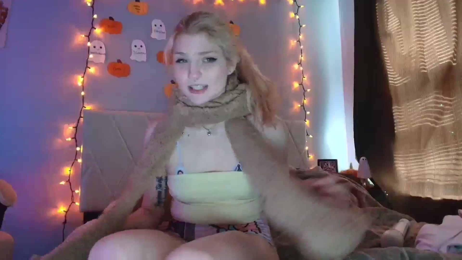 Gallery image thumbnail from DuckChan0's myfreecams stream on, 10/16/2025, 15:47 image 3 of 20
