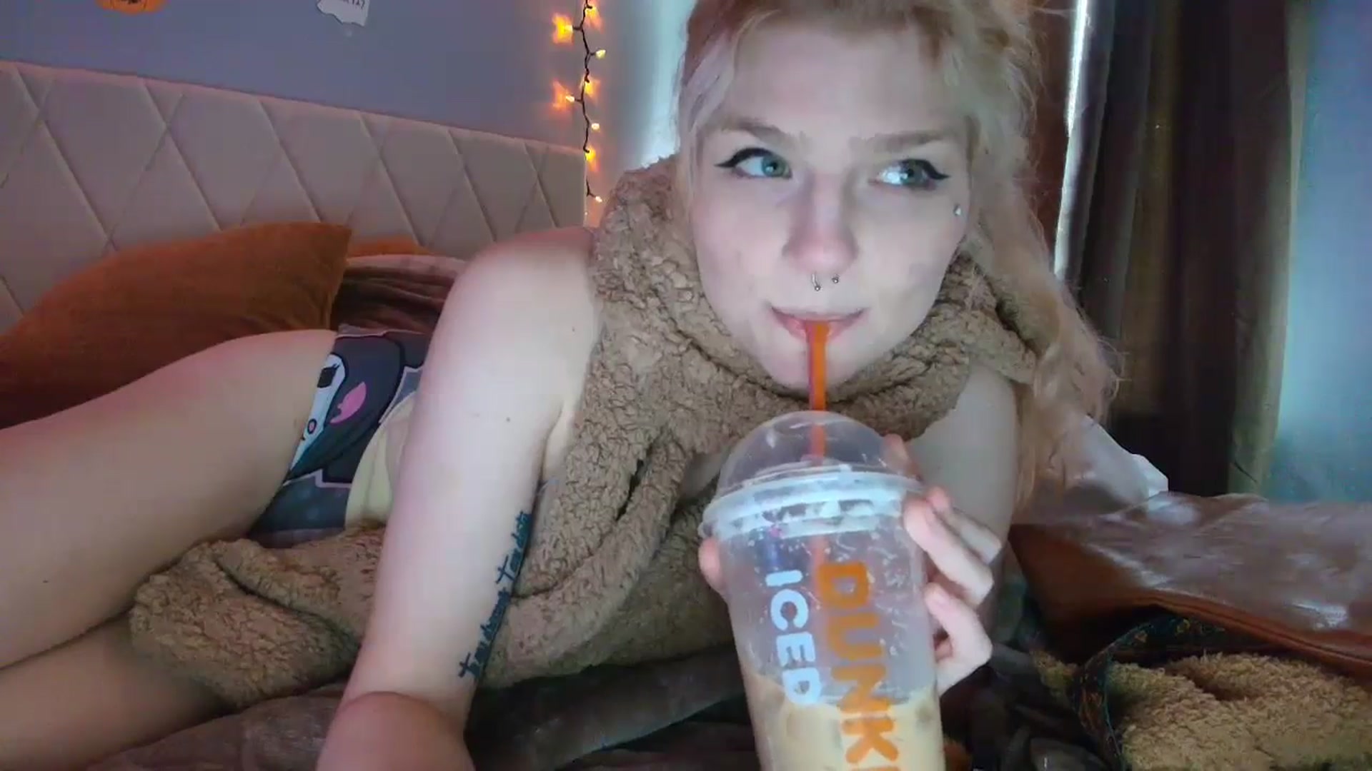 Gallery image thumbnail from DuckChan0's myfreecams stream on, 10/16/2025, 15:47 image 4 of 20