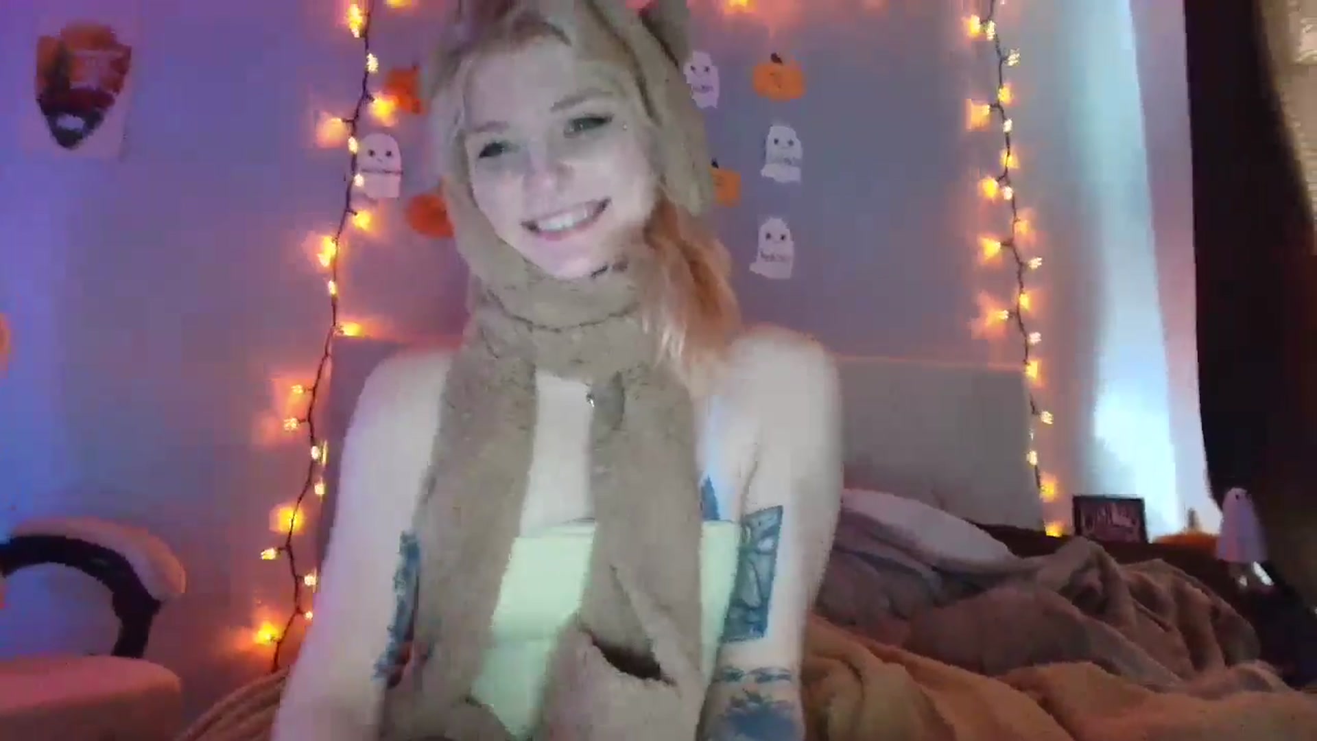 Gallery image thumbnail from DuckChan0's myfreecams stream on, 10/16/2025, 15:47 image 11 of 20