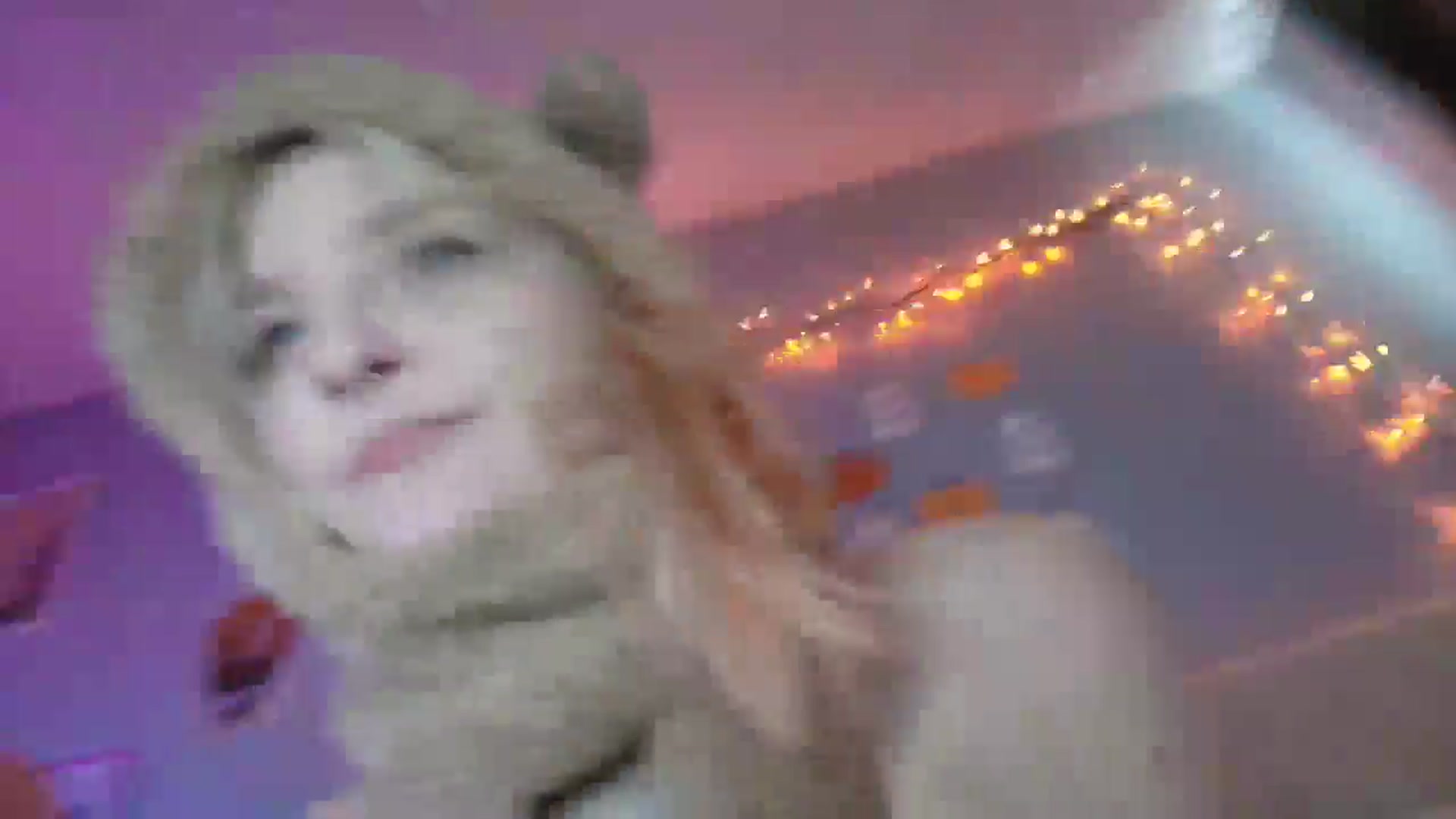 Gallery image thumbnail from DuckChan0's myfreecams stream on, 10/16/2025, 15:47 image 10 of 20