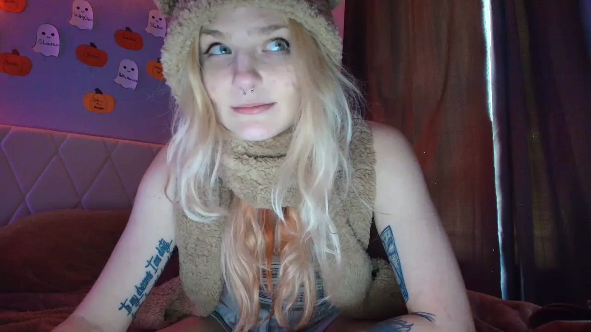 Gallery image thumbnail from DuckChan0's myfreecams stream on, 10/16/2025, 17:42 image 16 of 20
