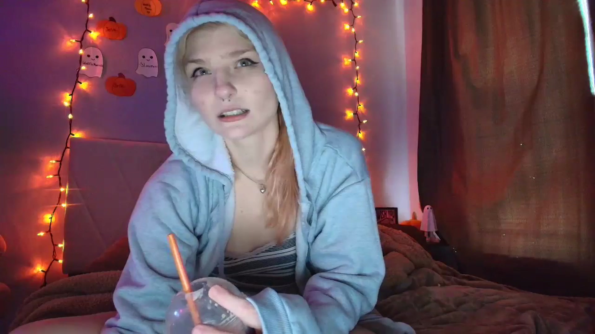 Gallery image thumbnail from DuckChan0's myfreecams stream on, 10/16/2025, 17:42 image 2 of 20