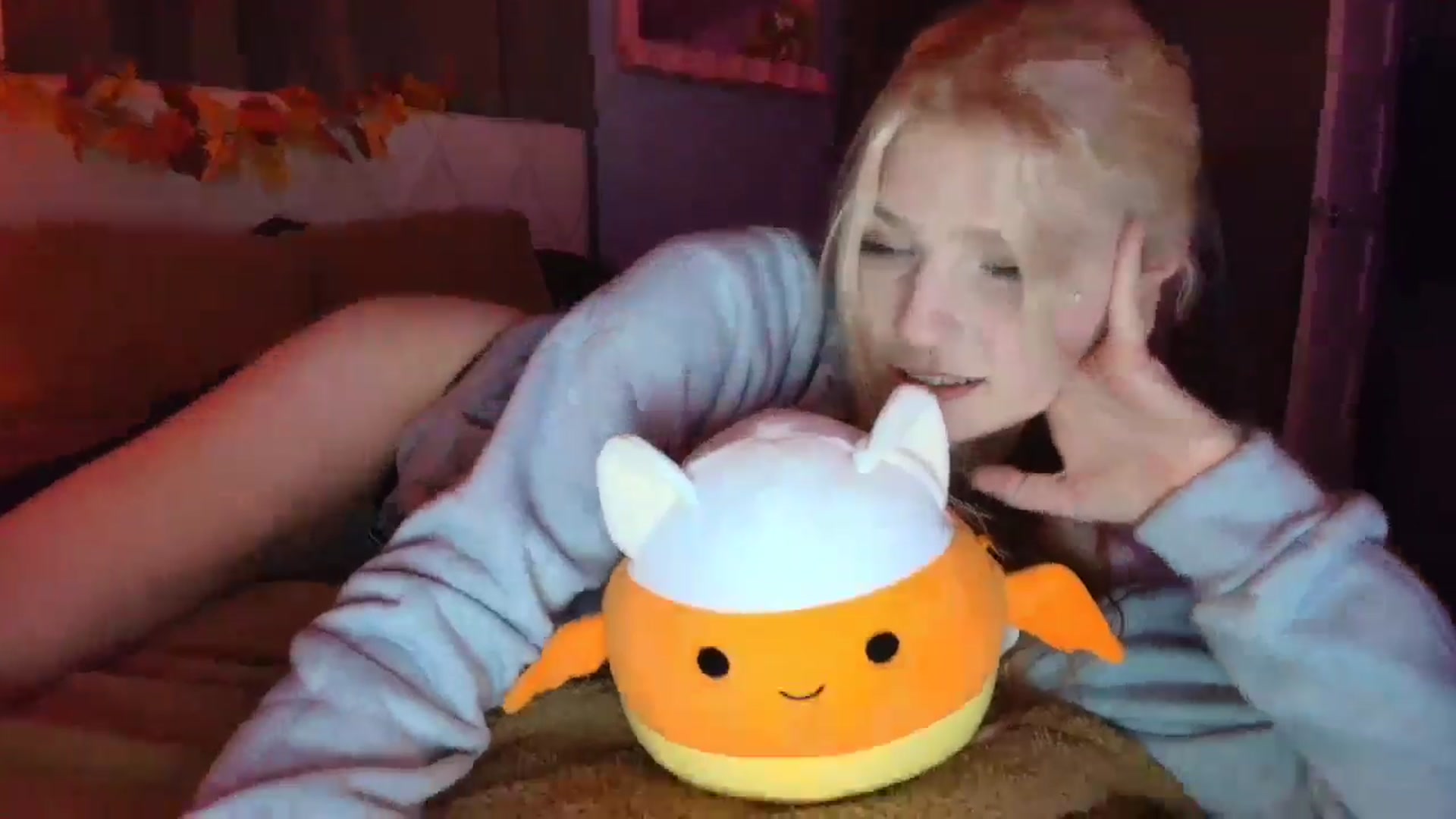 Gallery image thumbnail from DuckChan0's myfreecams stream on, 10/17/2025, 01:09 image 9 of 20