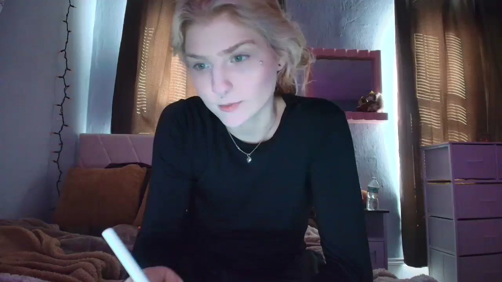 Gallery image thumbnail from DuckChan0's myfreecams stream on, 10/17/2025, 14:37 image 12 of 20