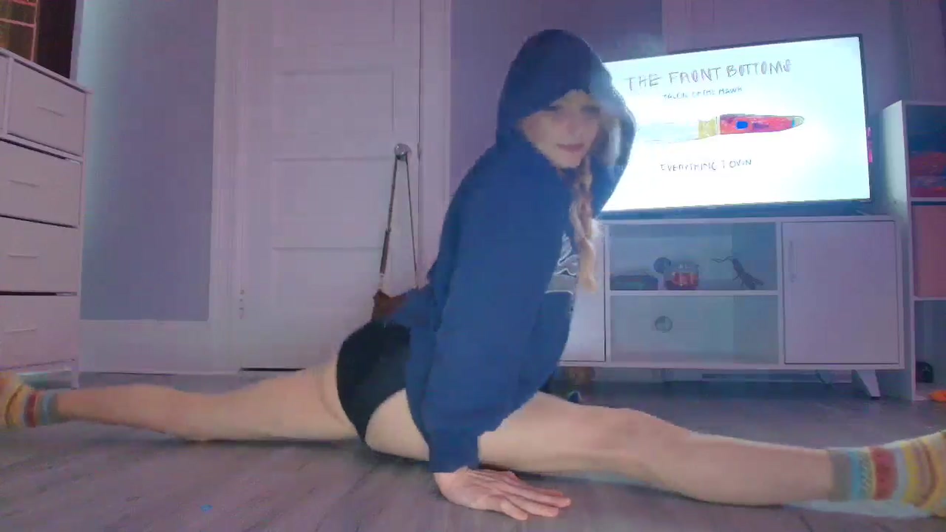 Gallery image thumbnail from DuckChan0's myfreecams stream on, 10/21/2025, 16:21 image 7 of 20
