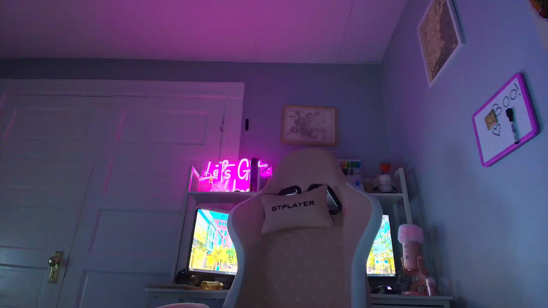Gallery image thumbnail from DuckChan0's myfreecams stream on, 10/21/2025, 16:21 image 9 of 20