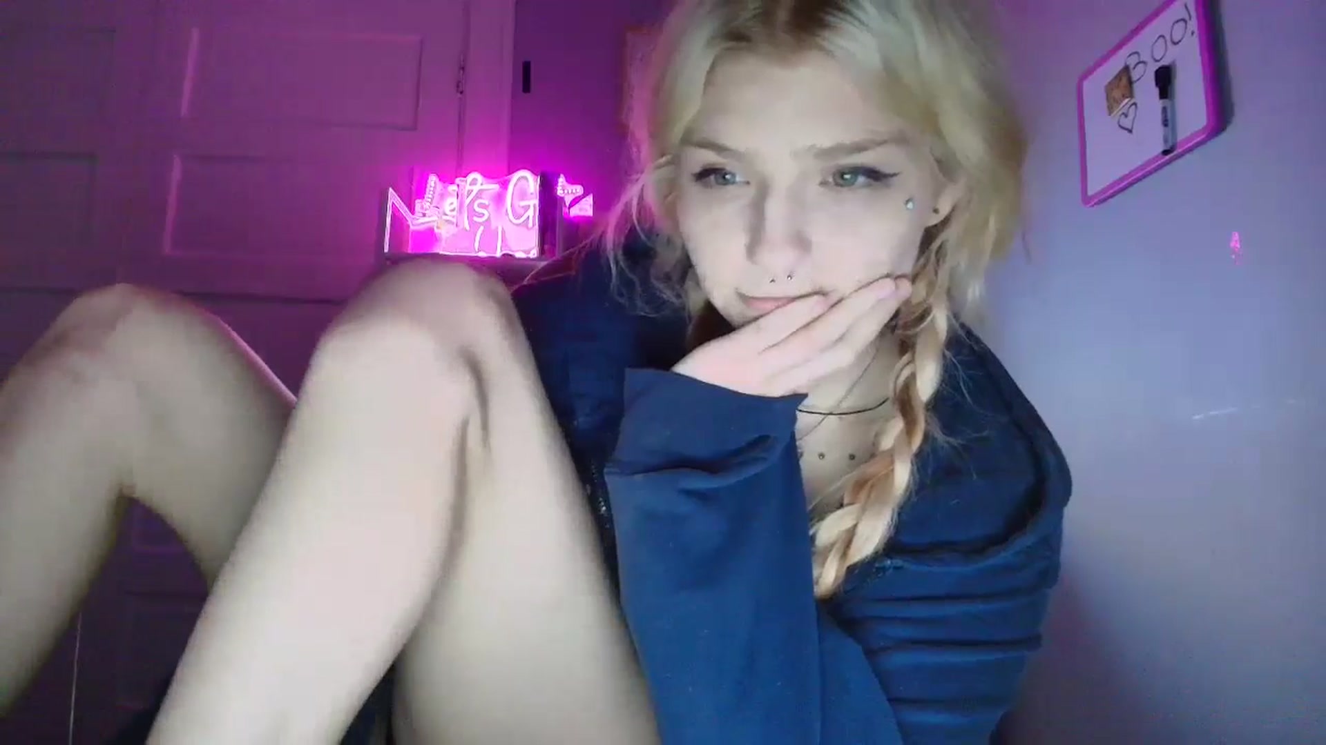 Gallery image thumbnail from DuckChan0's myfreecams stream on, 10/21/2025, 17:56 image 4 of 20