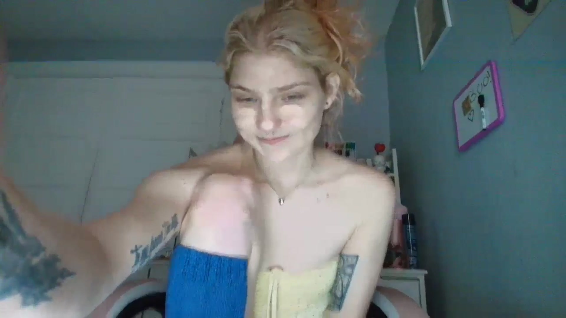 Gallery image thumbnail from DuckChan0's myfreecams stream on, 10/22/2025, 14:36 image 3 of 20