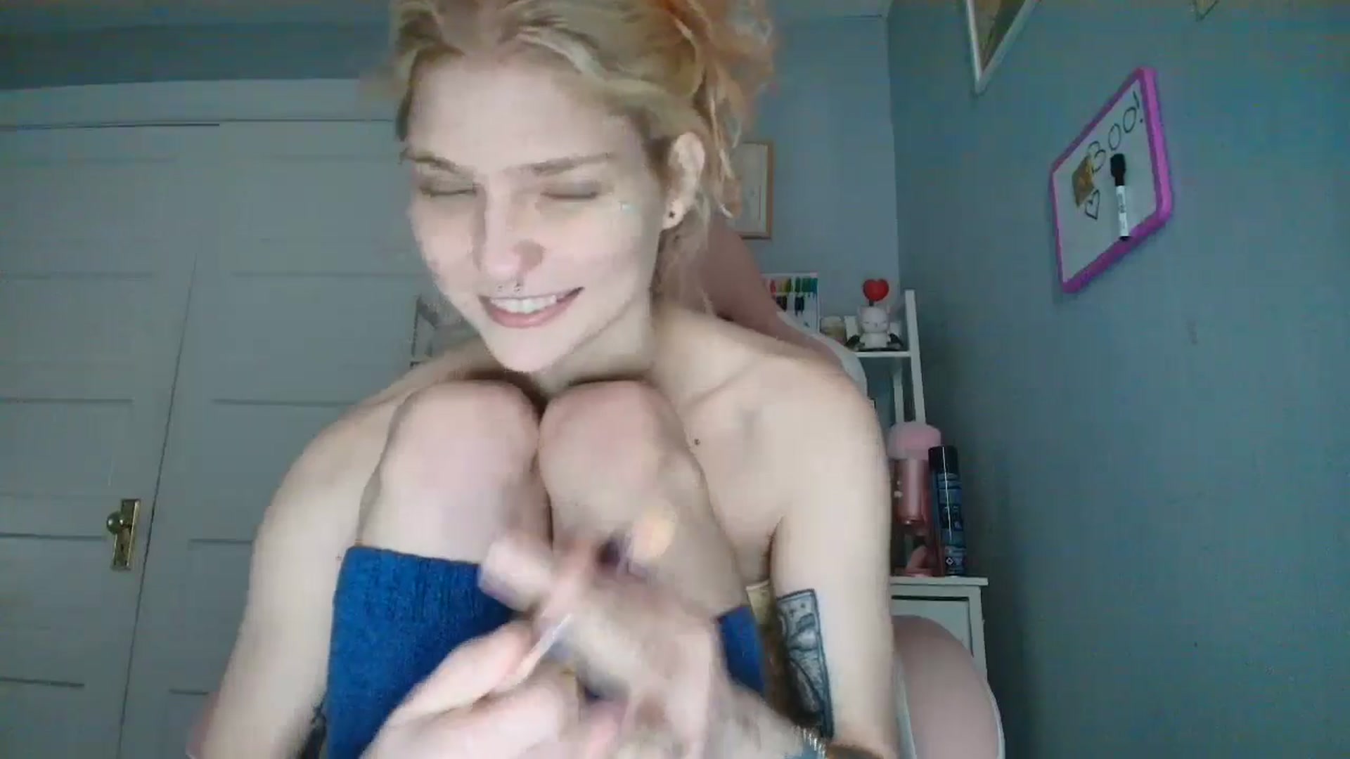 Gallery image thumbnail from DuckChan0's myfreecams stream on, 10/22/2025, 14:36 image 2 of 20