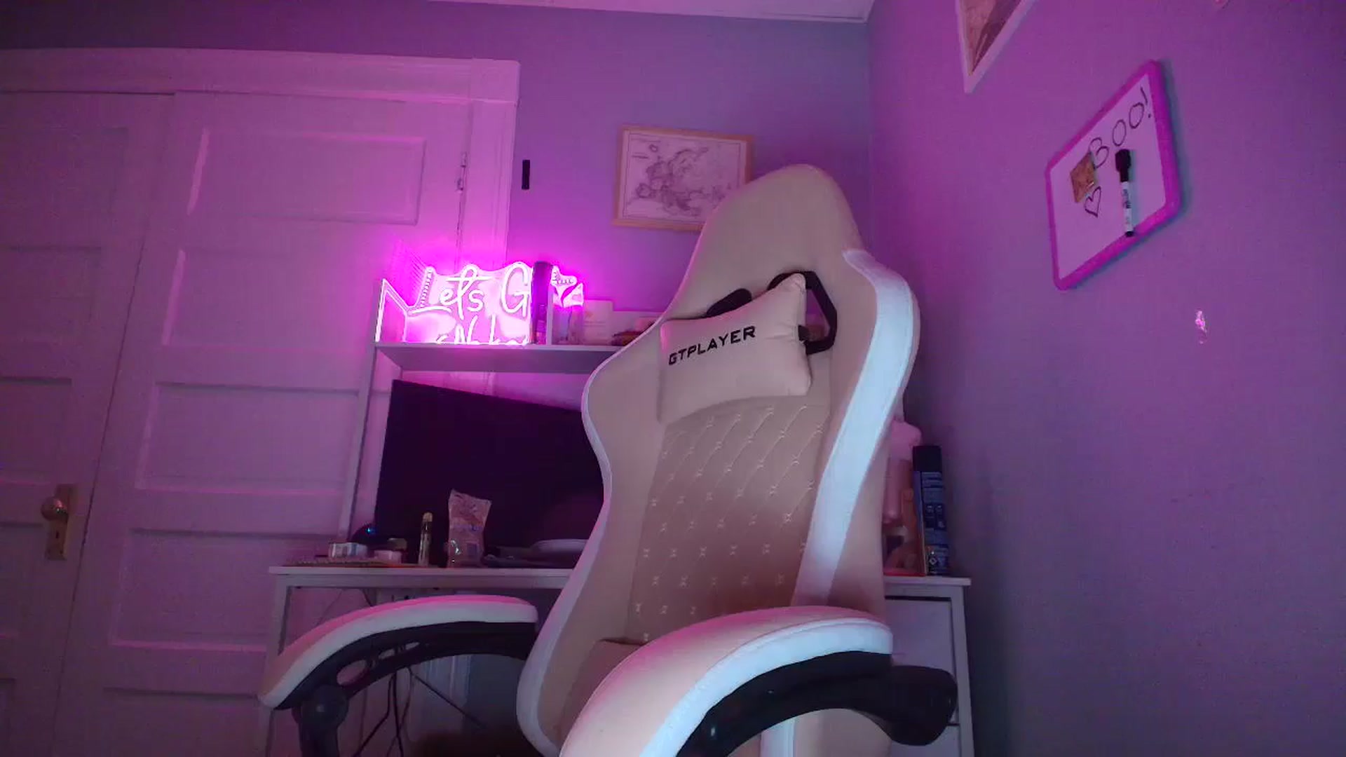 Gallery image thumbnail from DuckChan0's myfreecams stream on, 10/22/2025, 14:36 image 16 of 20