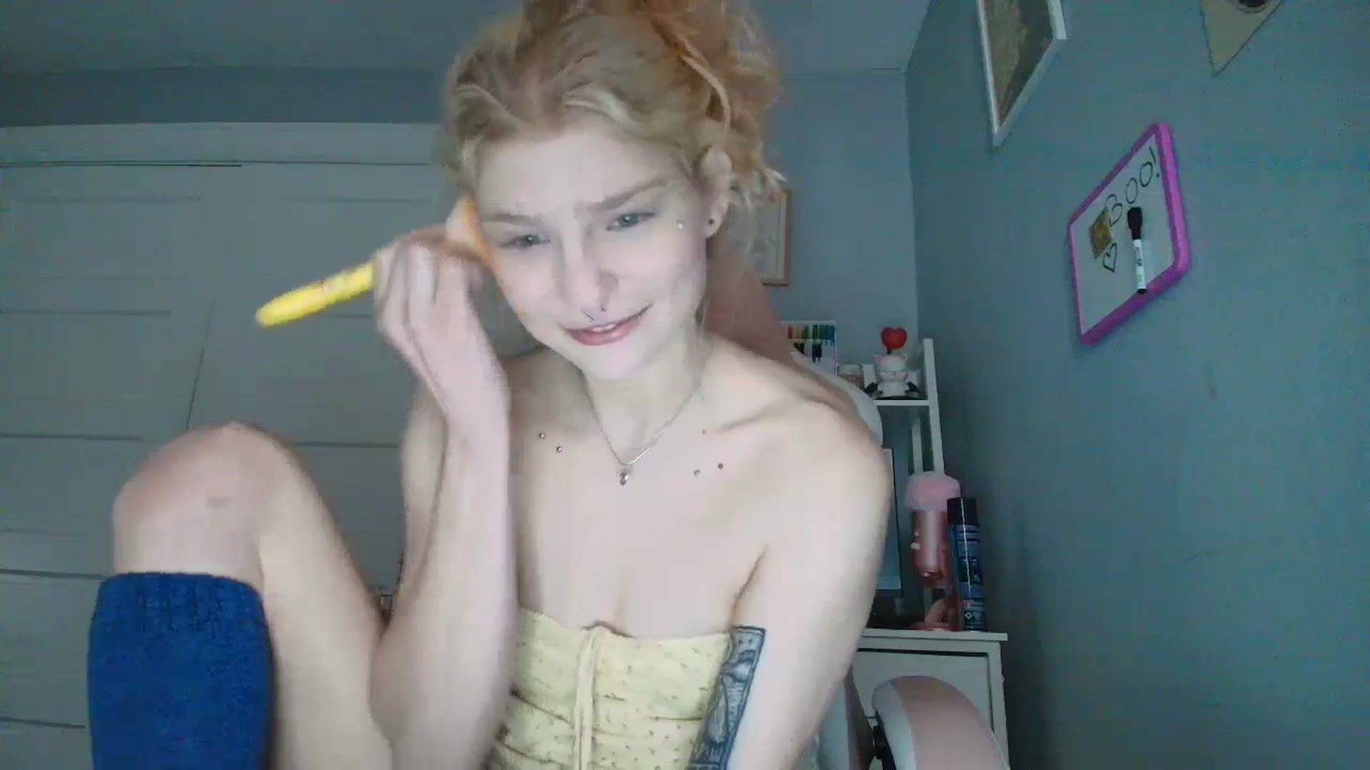 Gallery image thumbnail from DuckChan0's myfreecams stream on, 10/22/2025, 14:36 image 4 of 20