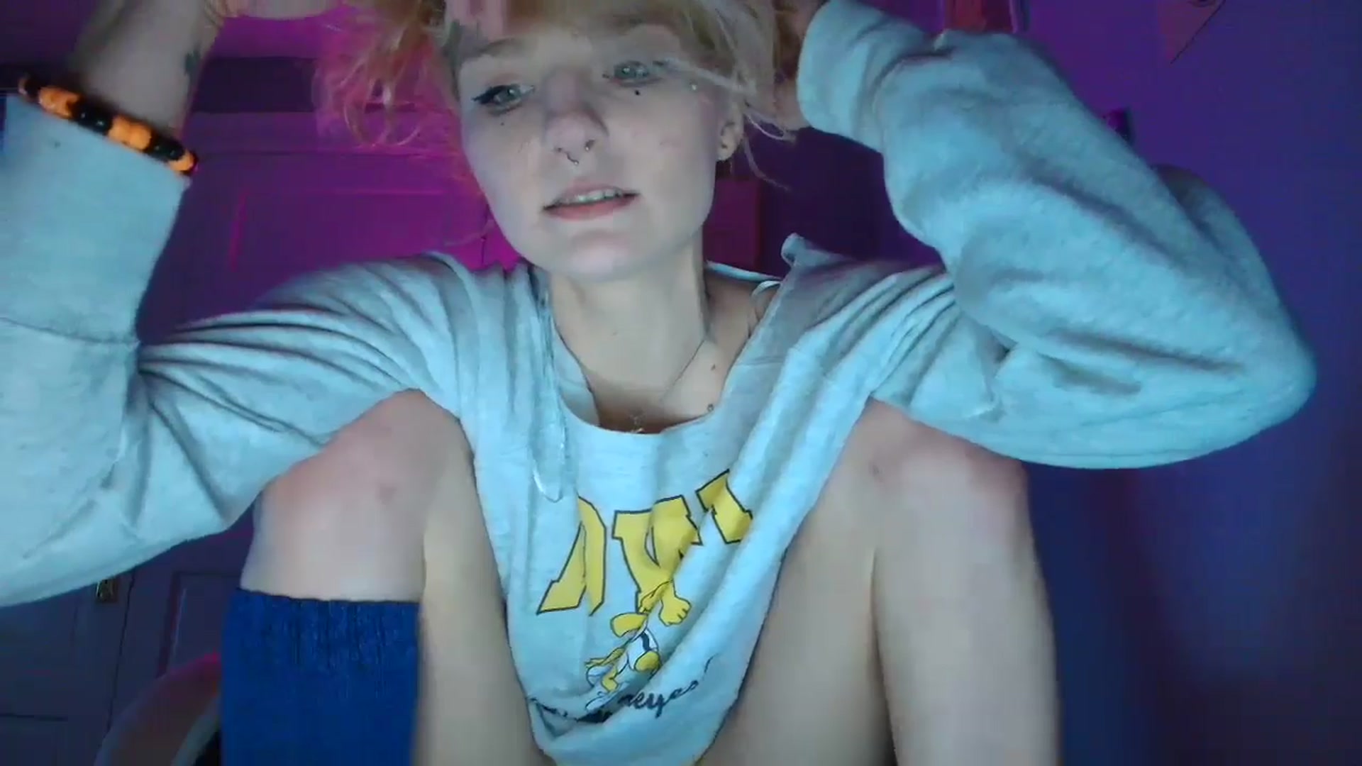 Gallery image thumbnail from DuckChan0's myfreecams stream on, 10/22/2025, 14:57 image 8 of 20