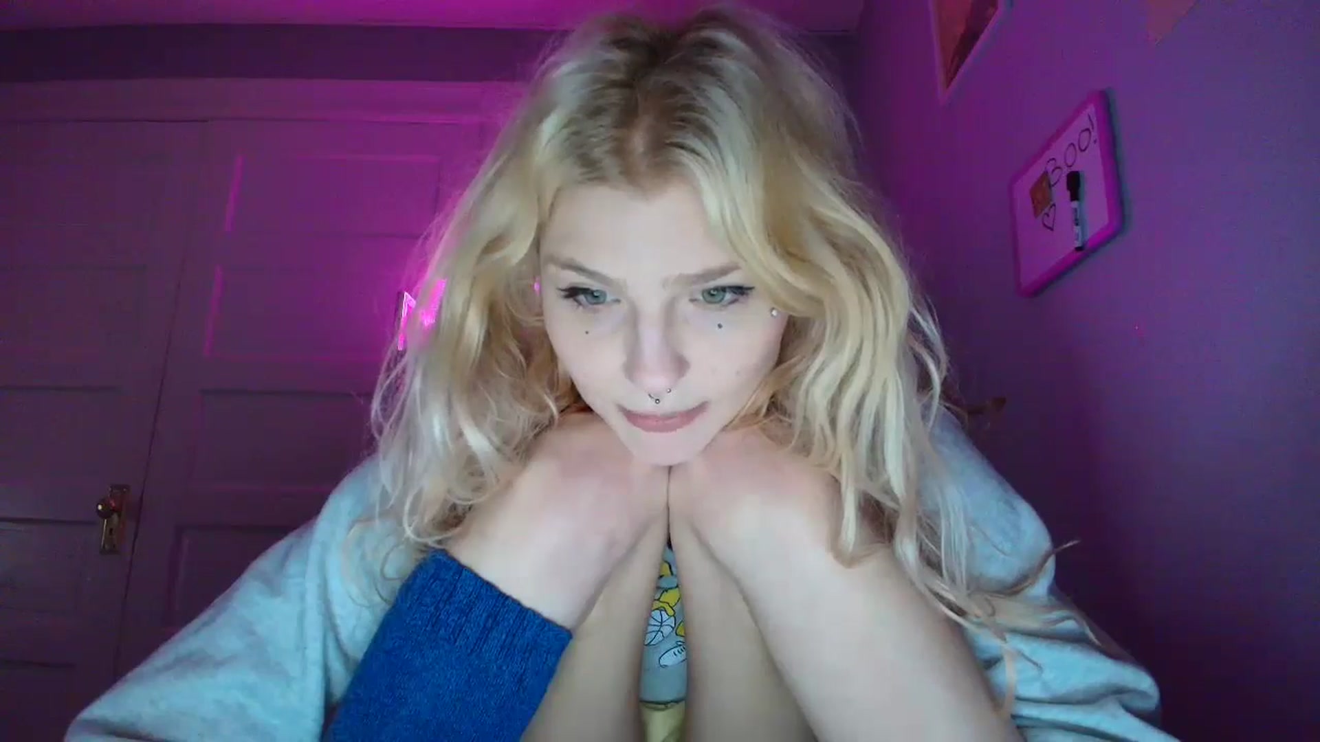 Gallery image thumbnail from DuckChan0's myfreecams stream on, 10/22/2025, 14:57 image 3 of 20