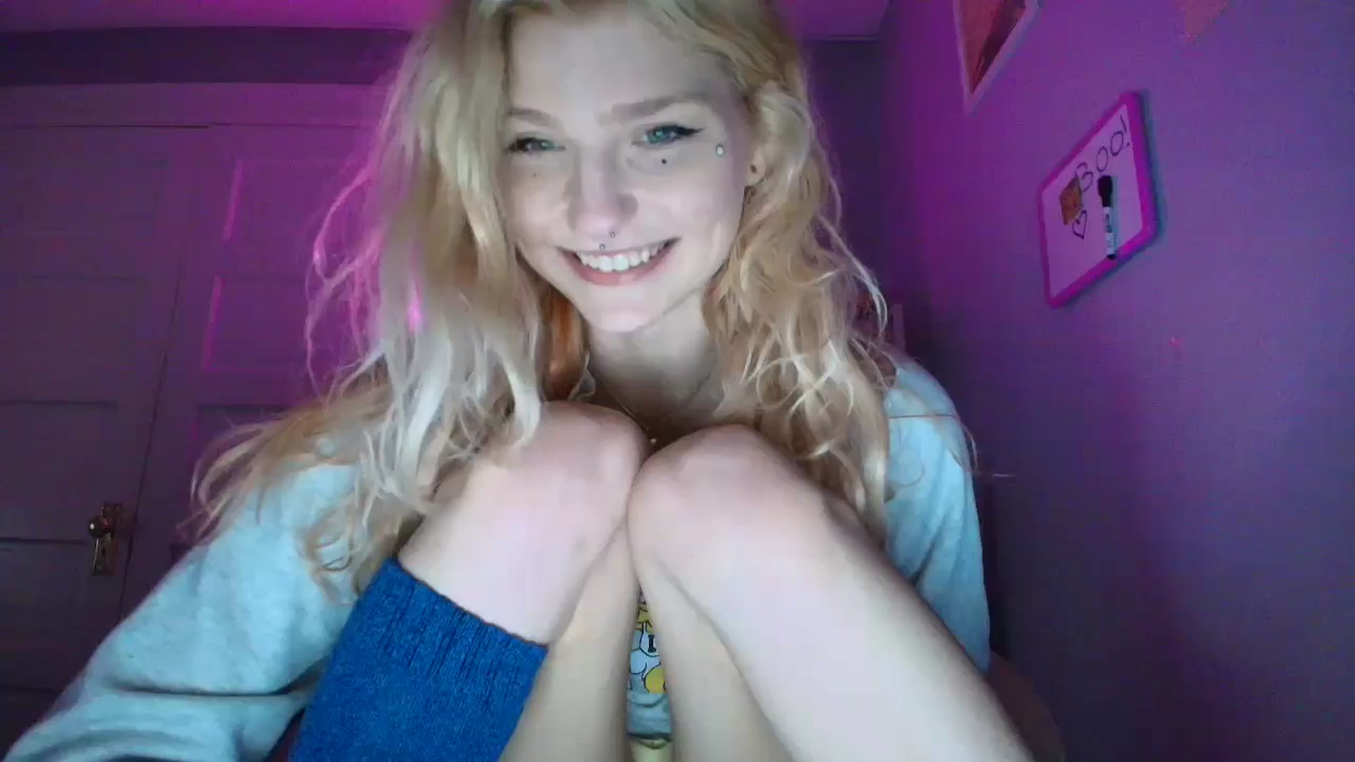Gallery image thumbnail from DuckChan0's myfreecams stream on, 10/22/2025, 14:57 image 5 of 20