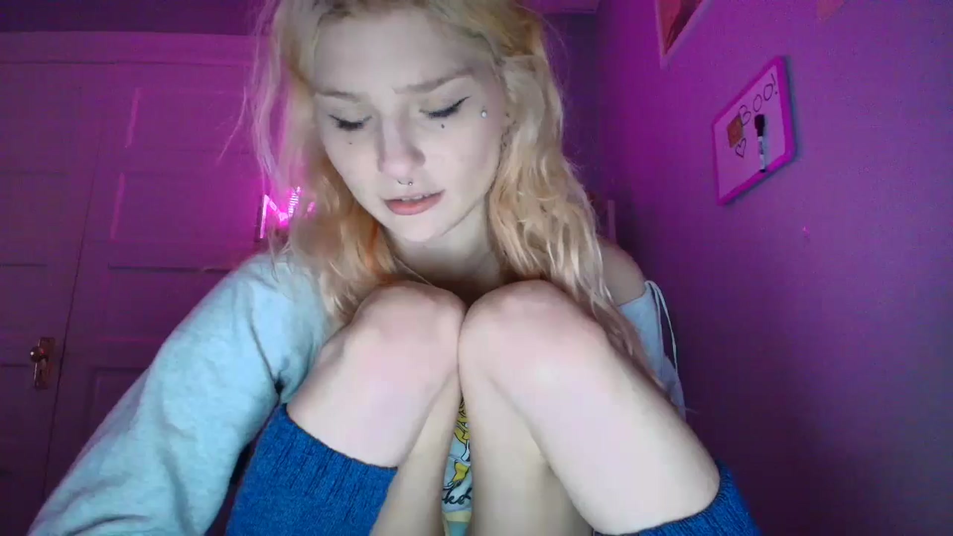 Gallery image thumbnail from DuckChan0's myfreecams stream on, 10/22/2025, 15:28 image 5 of 20