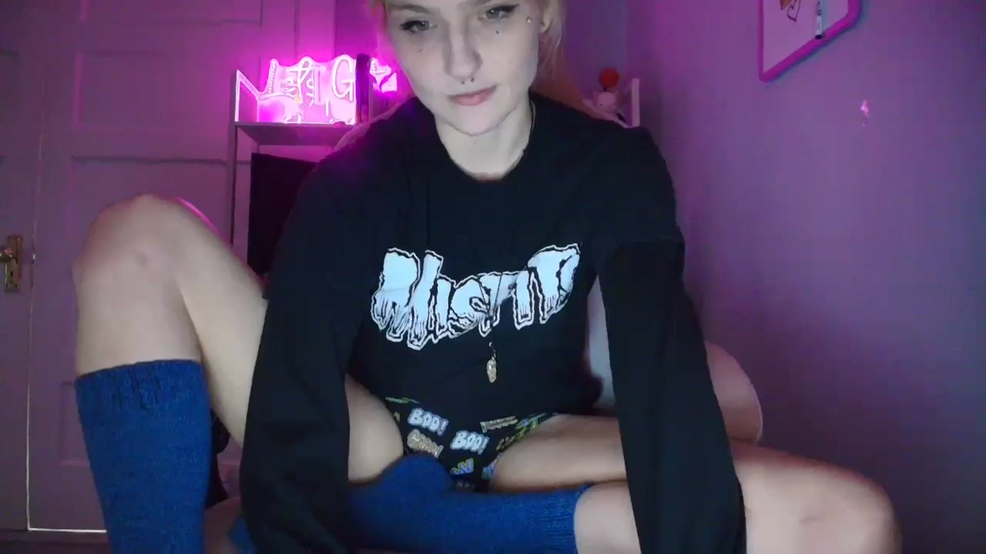 Gallery image thumbnail from DuckChan0's myfreecams stream on, 10/22/2025, 16:49 image 7 of 20