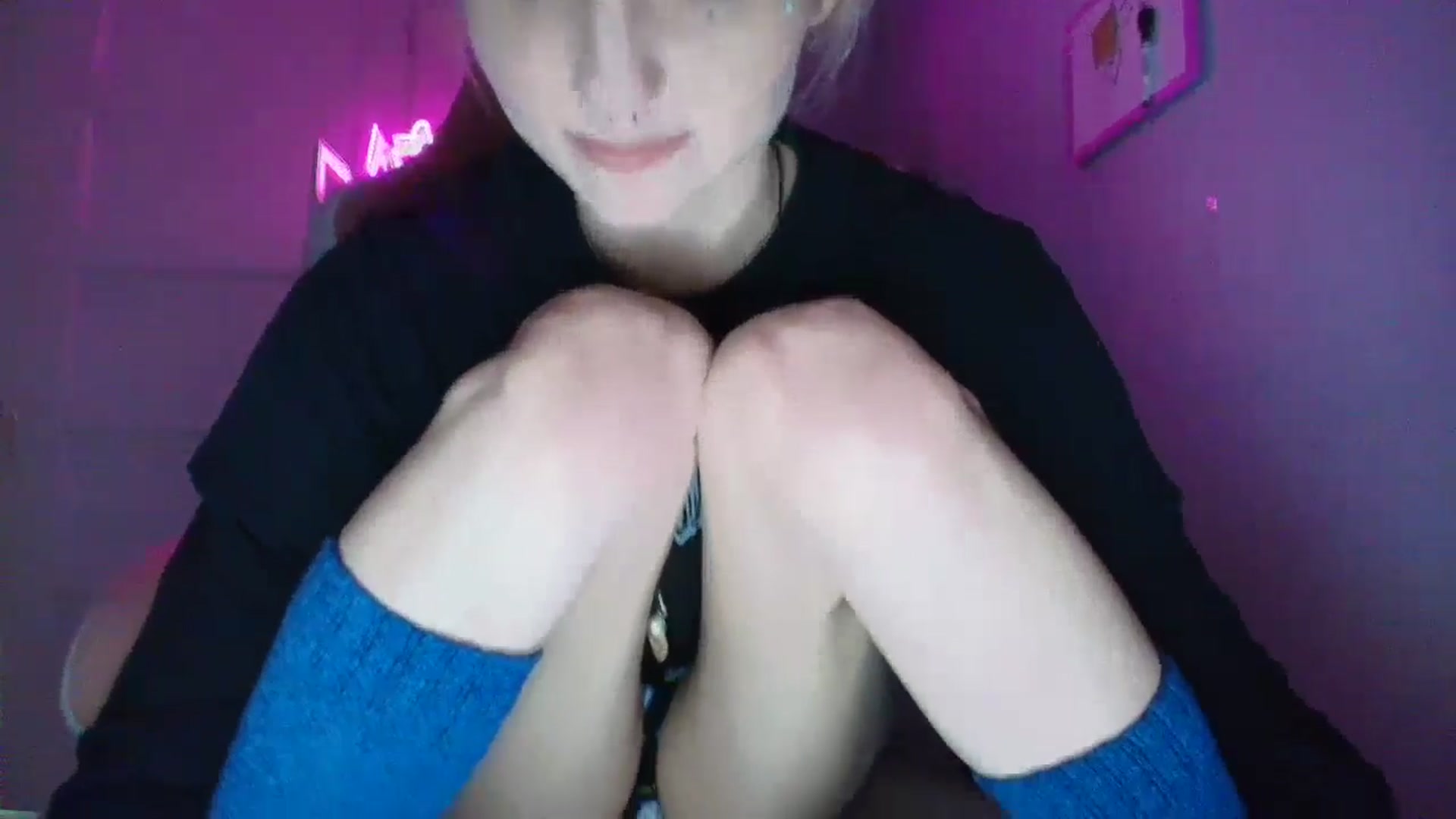 Gallery image thumbnail from DuckChan0's myfreecams stream on, 10/22/2025, 16:49 image 6 of 20