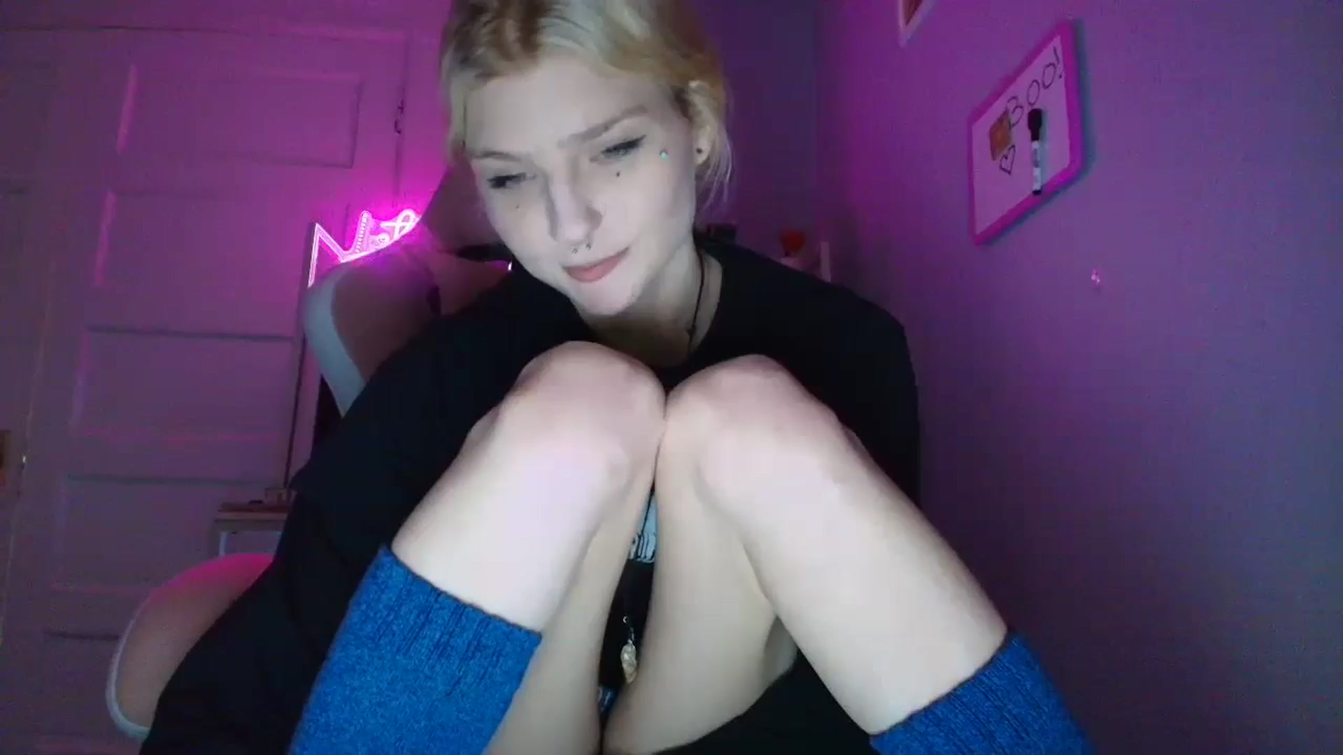 Gallery image thumbnail from DuckChan0's myfreecams stream on, 10/22/2025, 16:49 image 5 of 20