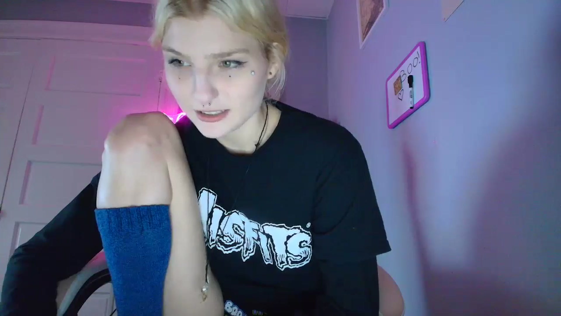 Gallery image thumbnail from DuckChan0's myfreecams stream on, 10/22/2025, 16:49 image 3 of 20