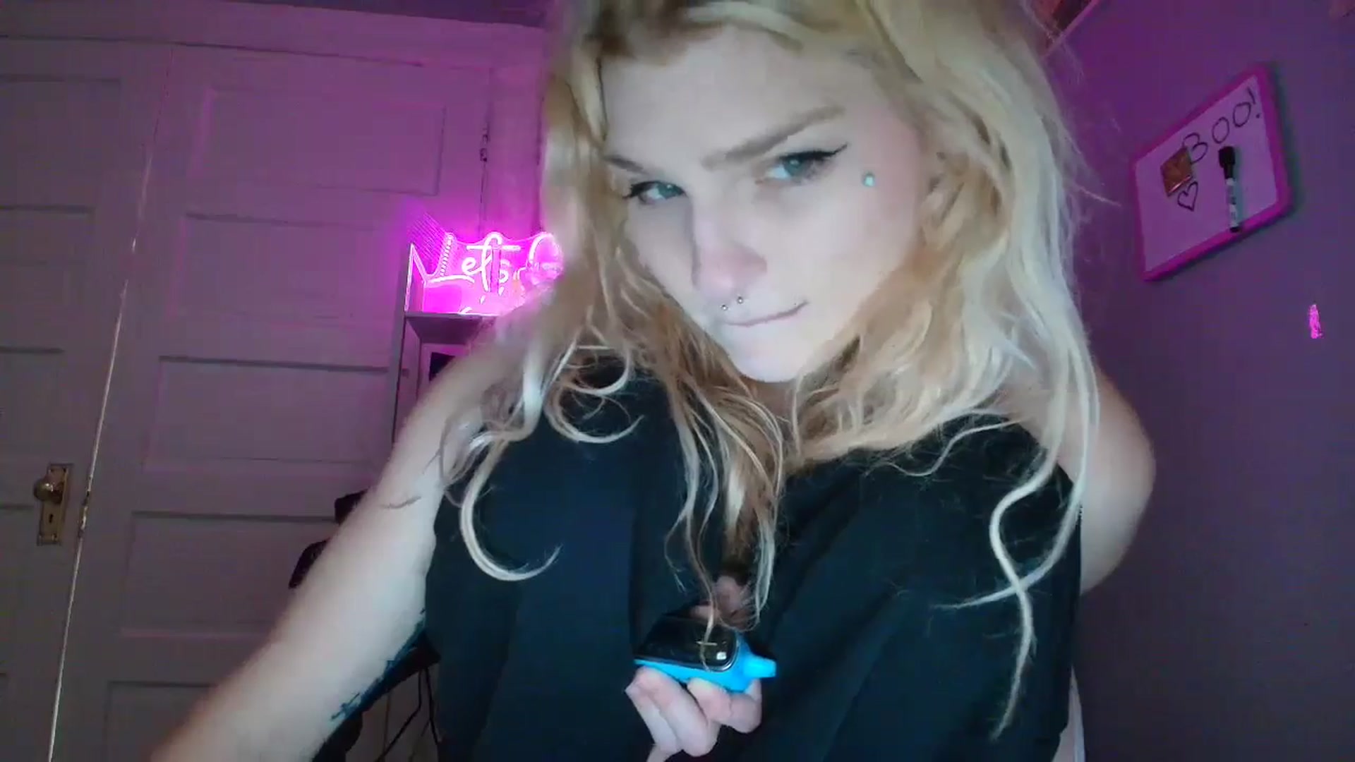 Gallery image thumbnail from DuckChan0's myfreecams stream on, 10/23/2025, 14:19 image 16 of 20