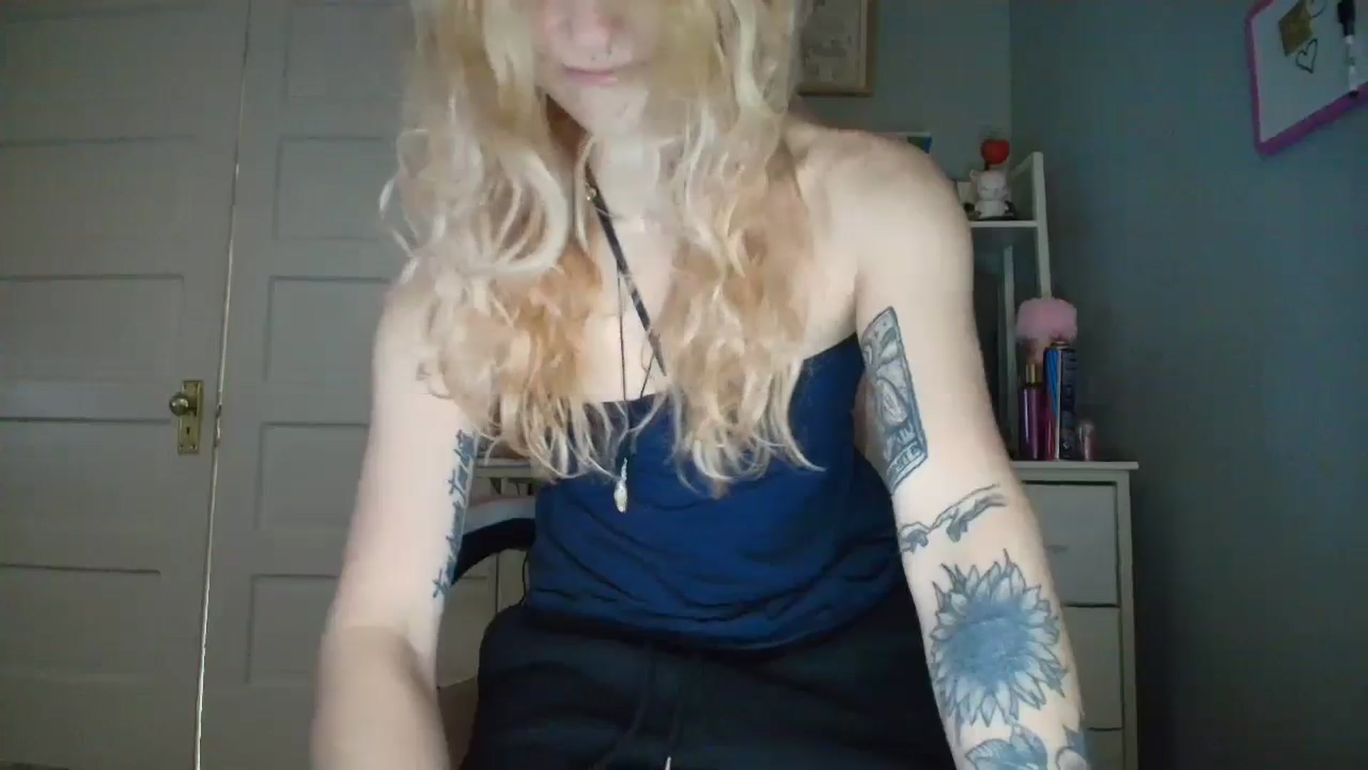 Gallery image thumbnail from DuckChan0's myfreecams stream on, 10/23/2025, 14:19 image 10 of 20