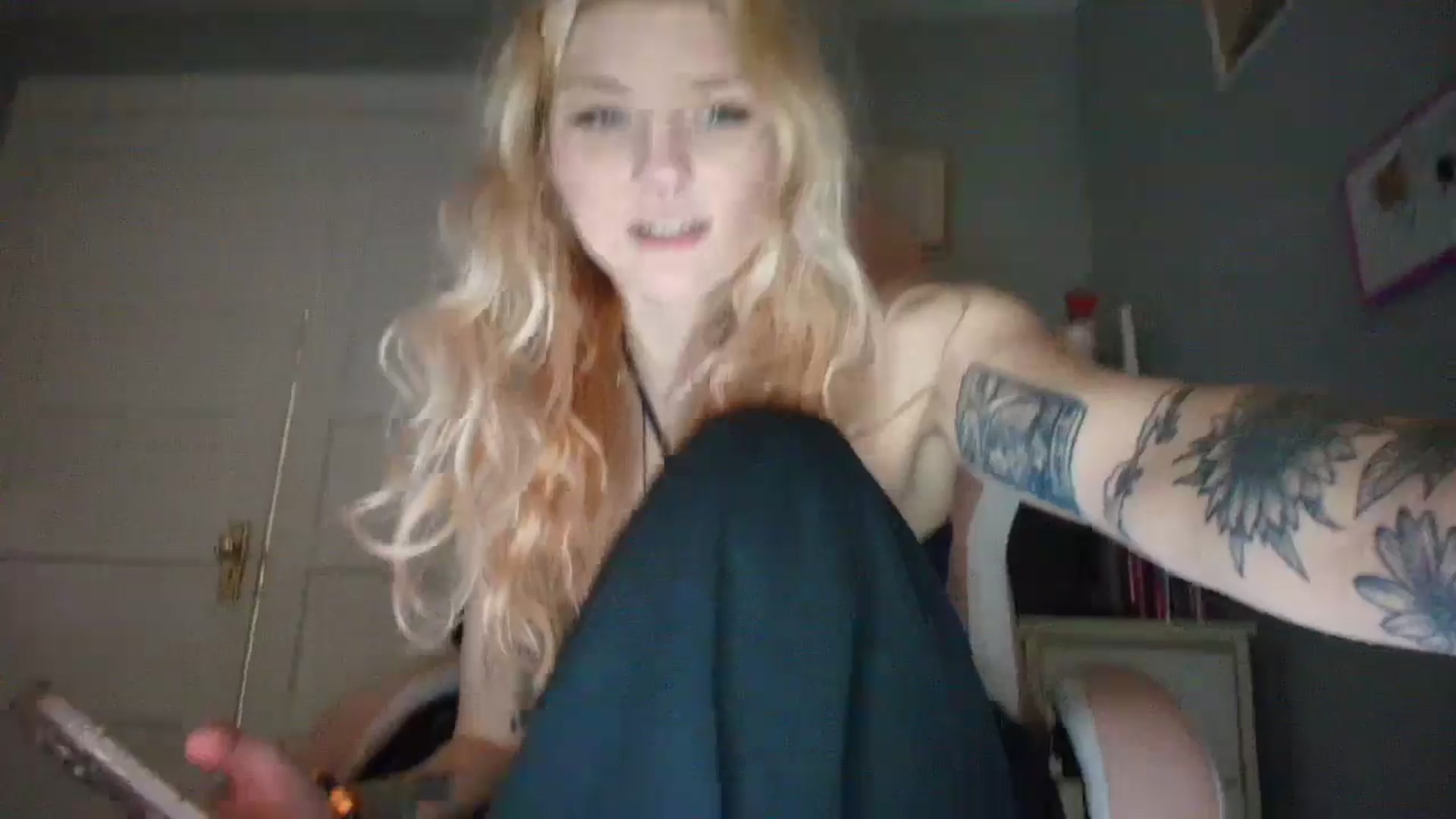 Gallery image thumbnail from DuckChan0's myfreecams stream on, 10/23/2025, 14:19 image 14 of 20