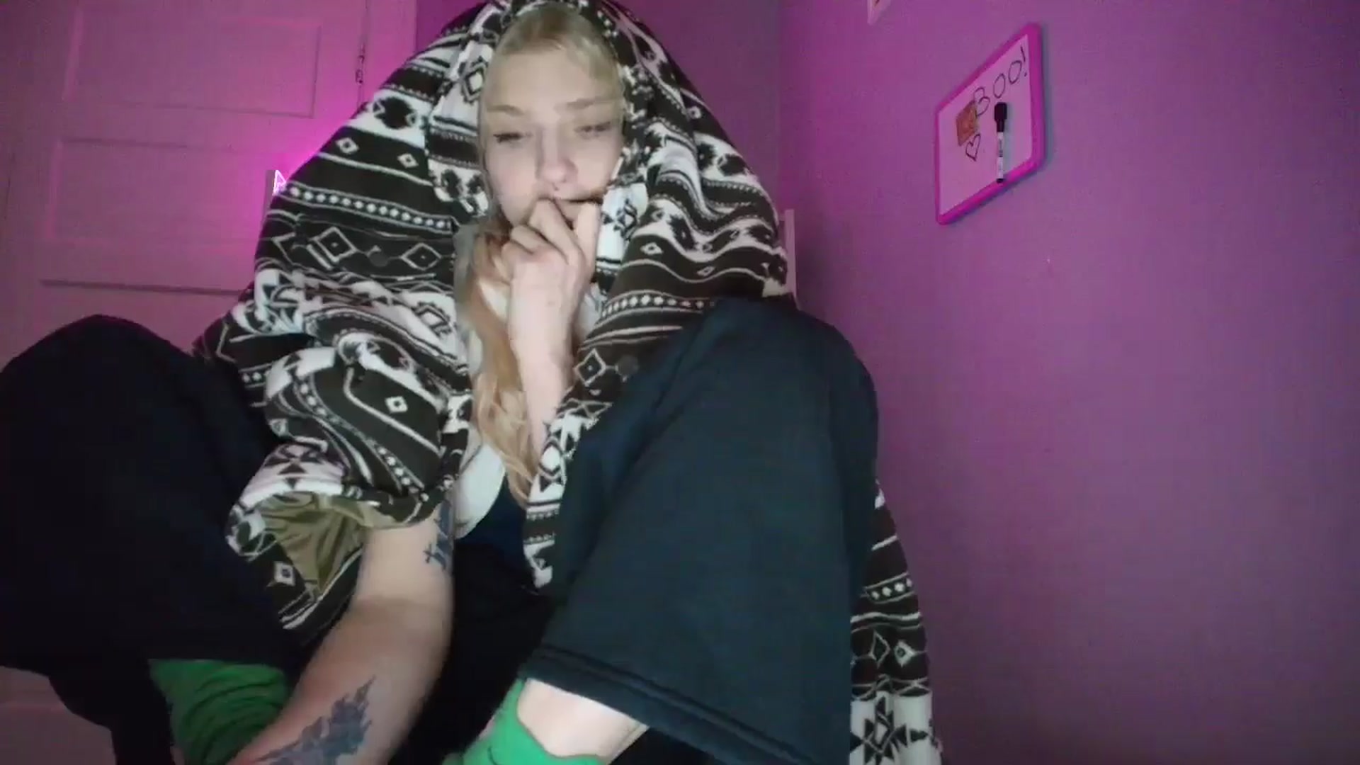 Gallery image thumbnail from DuckChan0's myfreecams stream on, 10/23/2025, 15:32 image 14 of 20