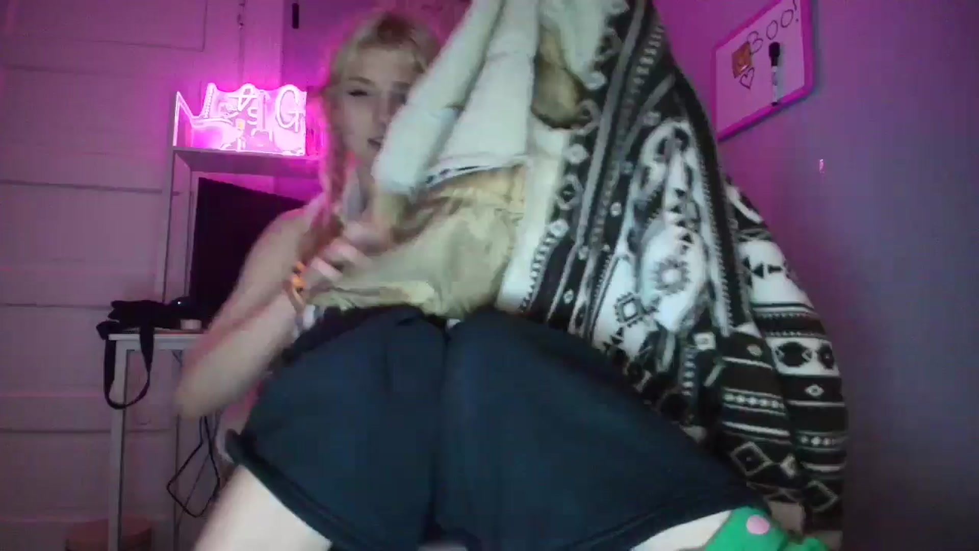 Gallery image thumbnail from DuckChan0's myfreecams stream on, 10/23/2025, 15:32 image 9 of 20