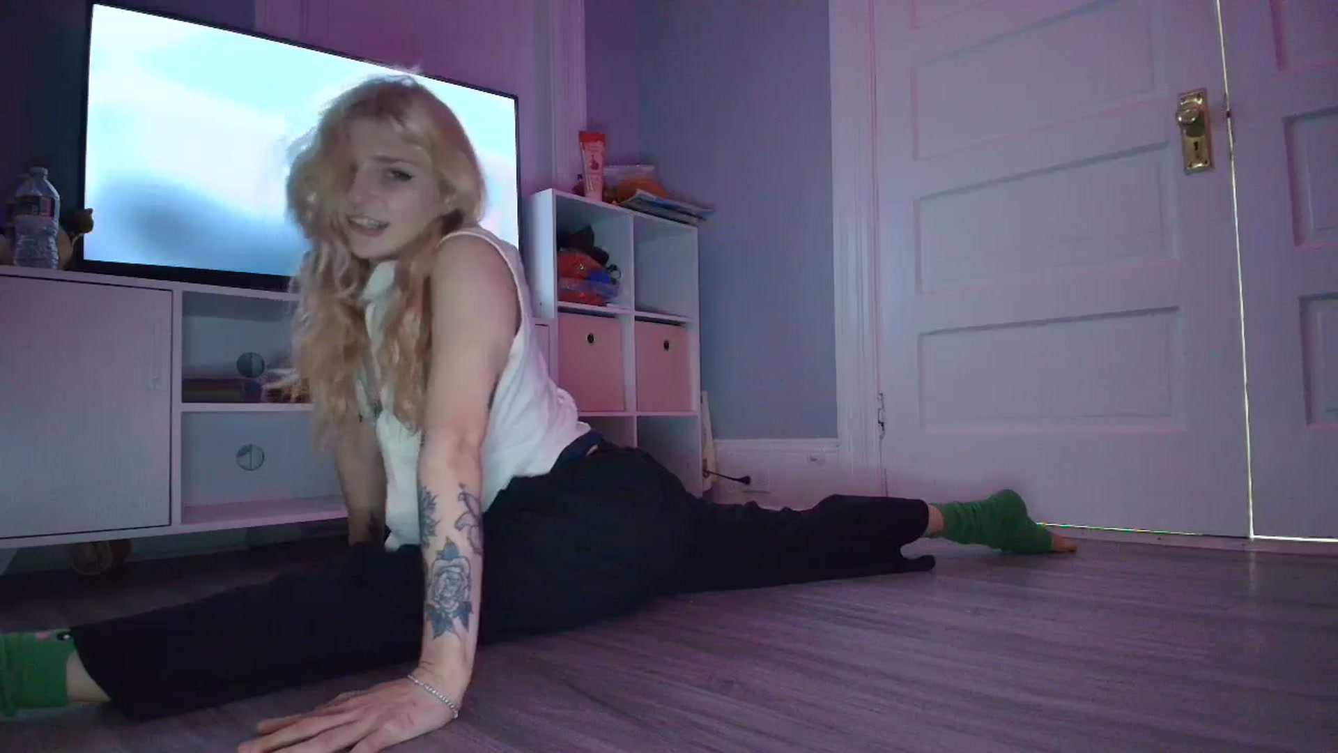 Gallery image thumbnail from DuckChan0's myfreecams stream on, 10/23/2025, 15:32 image 17 of 20