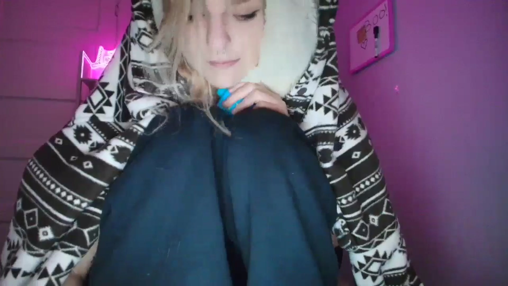 Gallery image thumbnail from DuckChan0's myfreecams stream on, 10/23/2025, 15:32 image 11 of 20