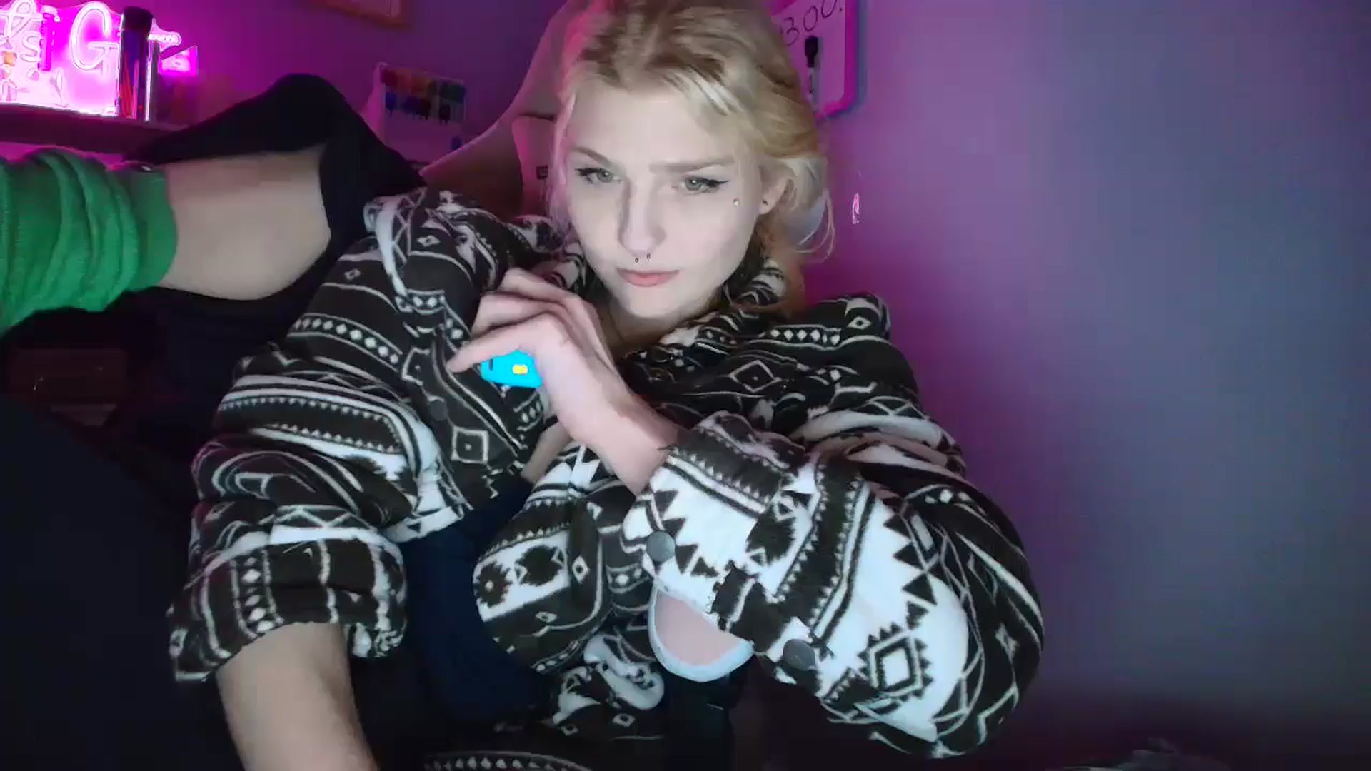 Gallery image thumbnail from DuckChan0's myfreecams stream on, 10/23/2025, 15:46 image 18 of 20