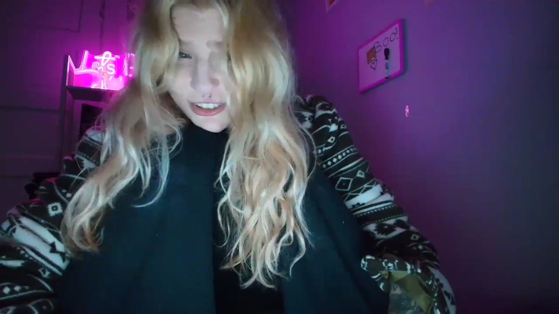 Gallery image thumbnail from DuckChan0's myfreecams stream on, 10/23/2025, 15:46 image 4 of 20