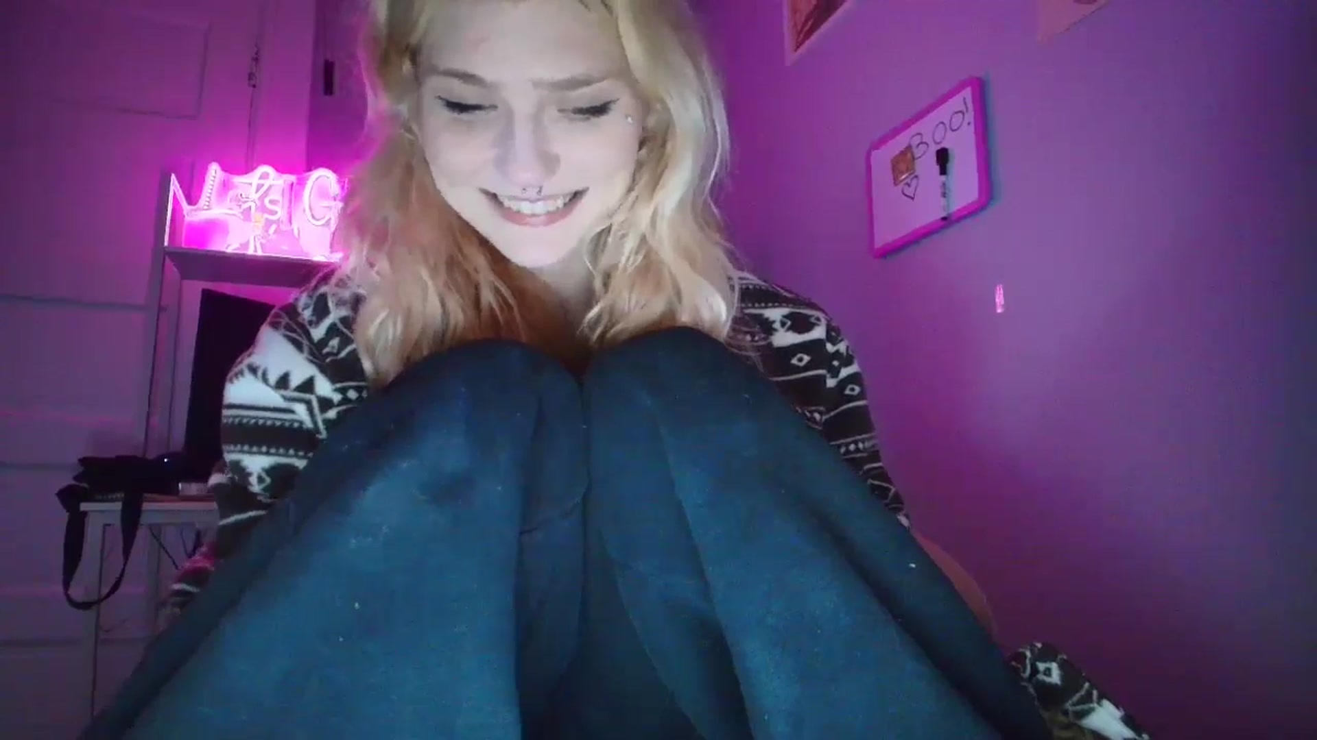 Gallery image thumbnail from DuckChan0's myfreecams stream on, 10/23/2025, 15:46 image 3 of 20