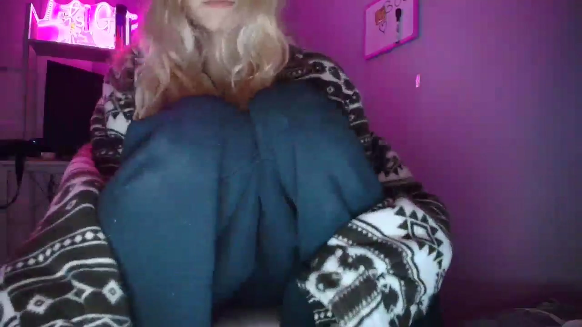 Gallery image thumbnail from DuckChan0's myfreecams stream on, 10/23/2025, 15:46 image 6 of 20