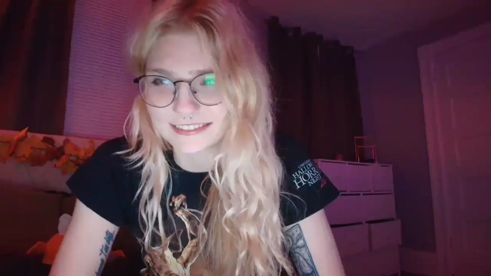 Gallery image thumbnail from DuckChan0's myfreecams stream on, 10/24/2025, 01:39 image 15 of 20